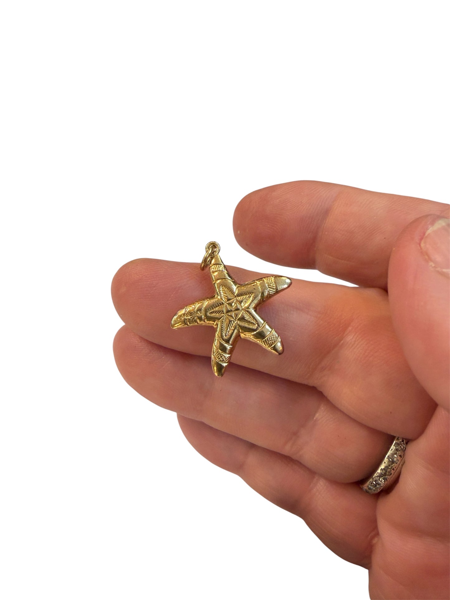 9ct vintage starfish charm / pendant circa 1966 by FM 1.09g