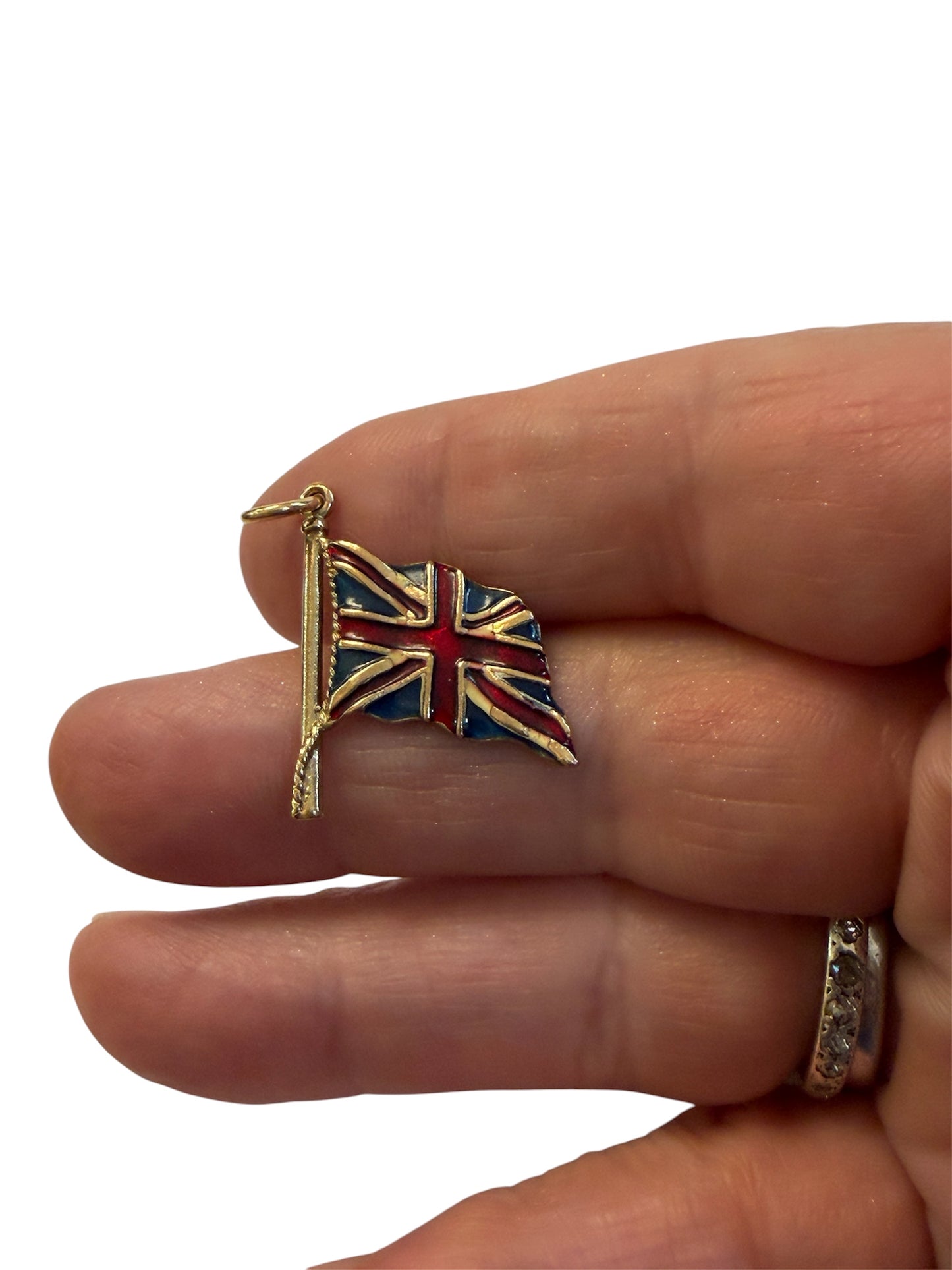 9ct vintage union jack flag circa 1975. enamelled 2.4g