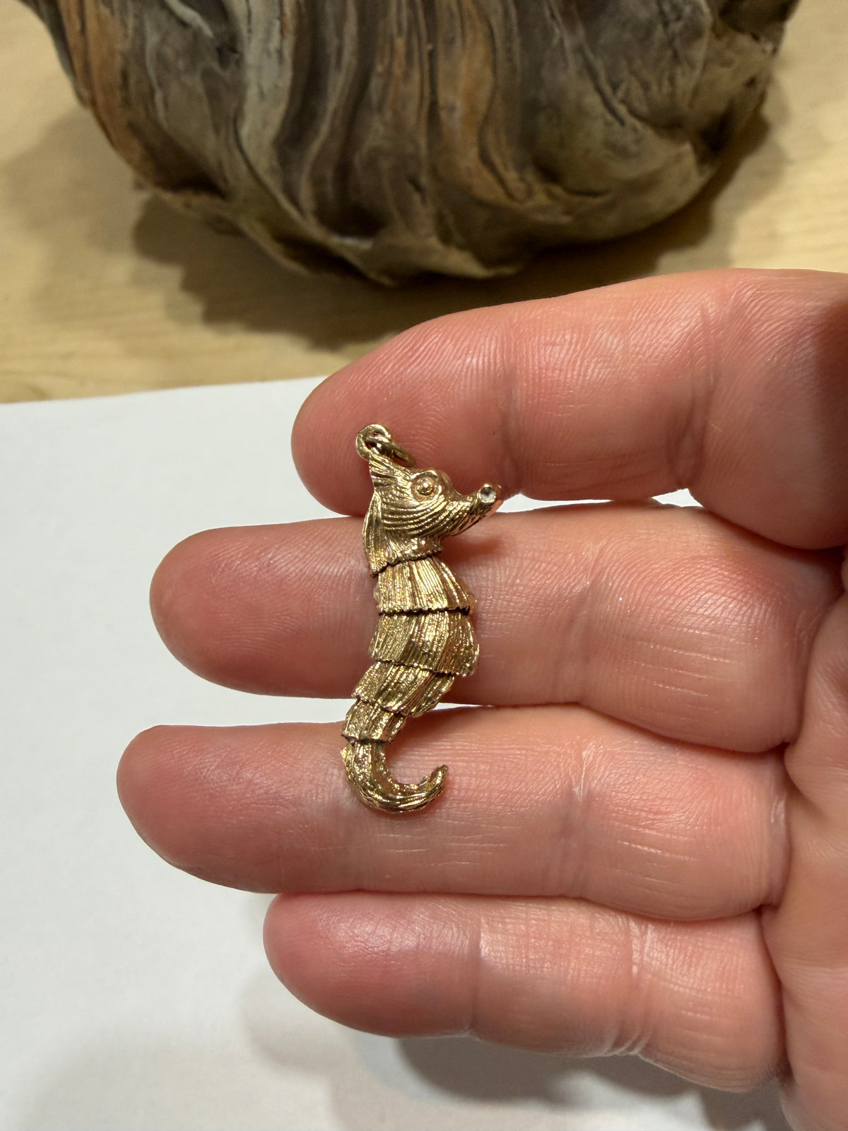 9ct vintage seahorse charm, articulated circa London 1979 6.5g