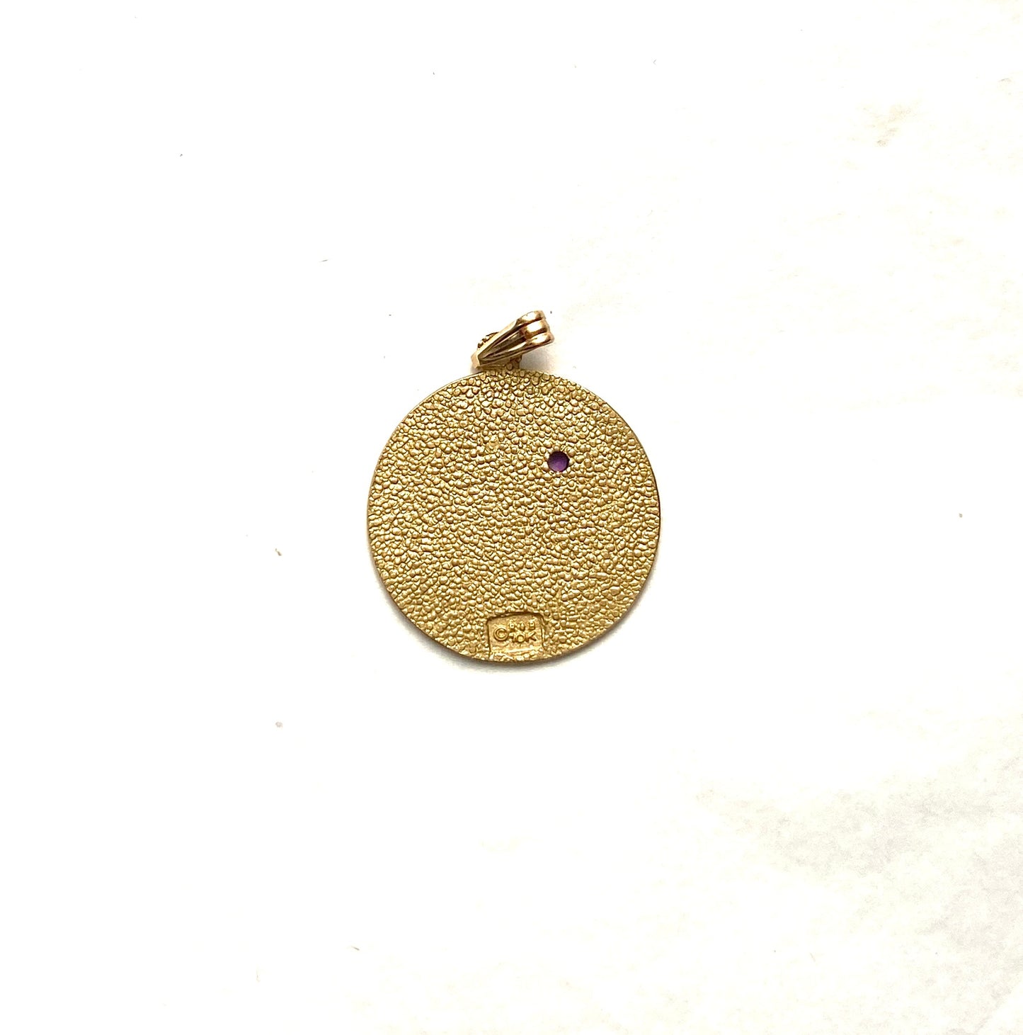 10ct  pisces charm / pendant with celestial signs