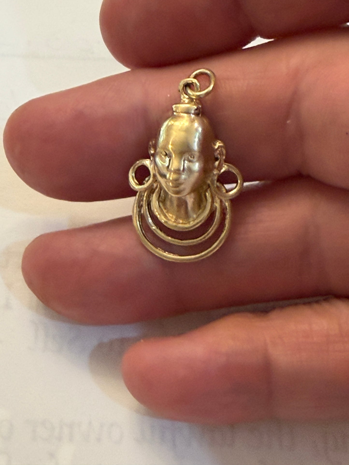 9ct vintage Maasai bust charm / pendant 2.8g