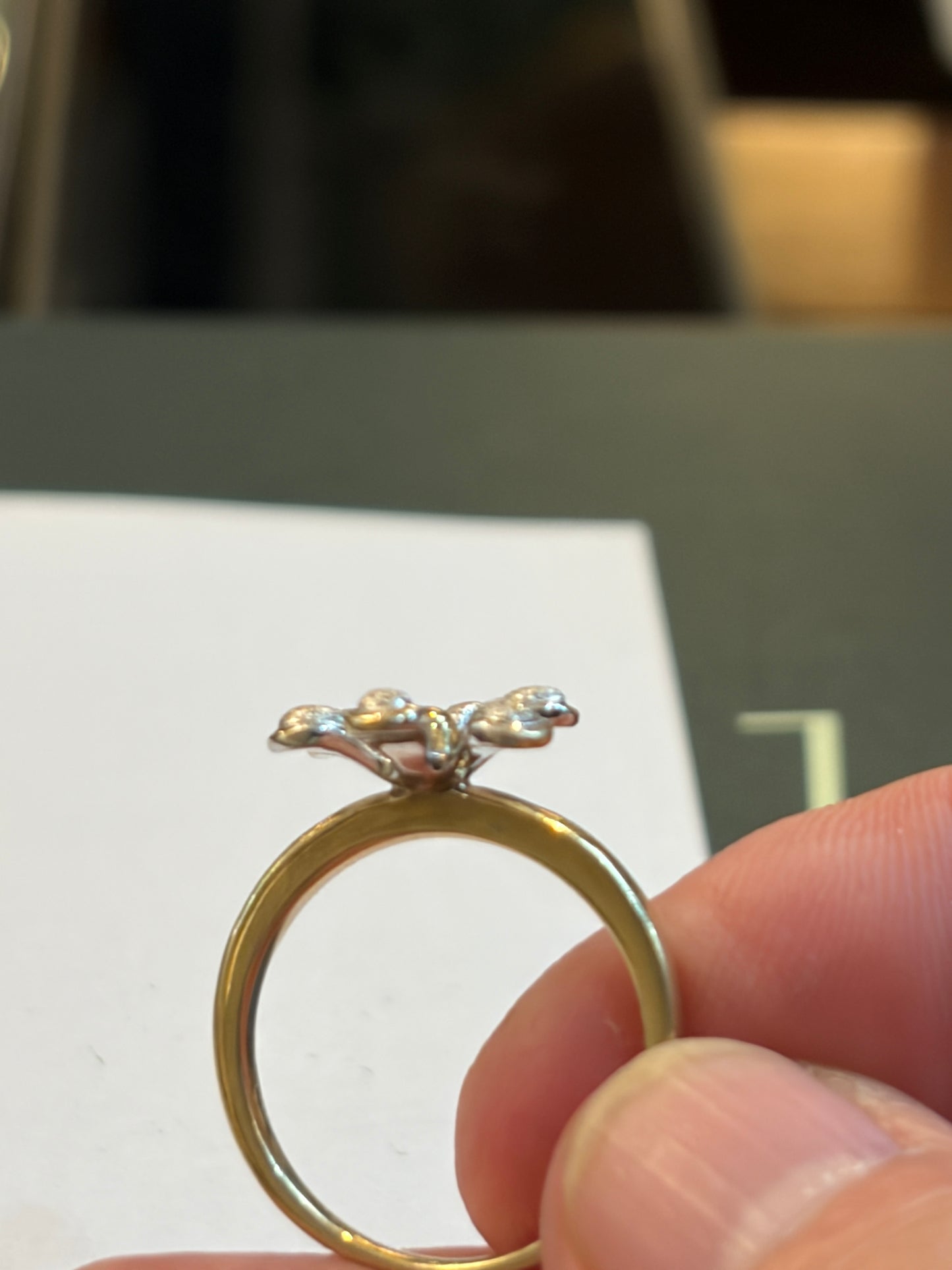 9ct viontage flower ring size N 3.4g