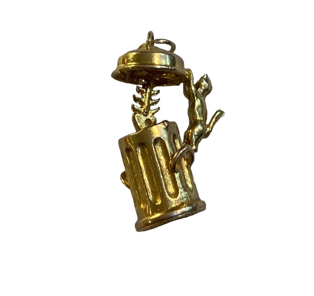 9ct vintage cat and bin charm opening with fish , circa London 1962