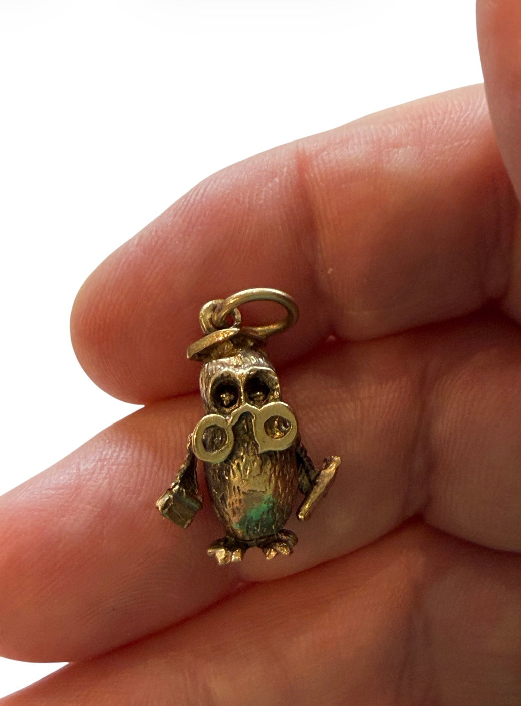 9ct vintage wise owl charm, articulated charm circa 2.99