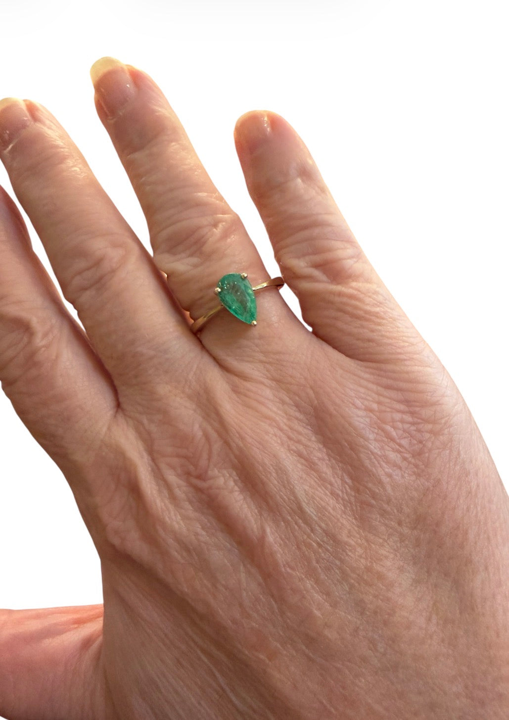 9ct pre owned 1.0ct pear shaped emerald ring size N 1/2