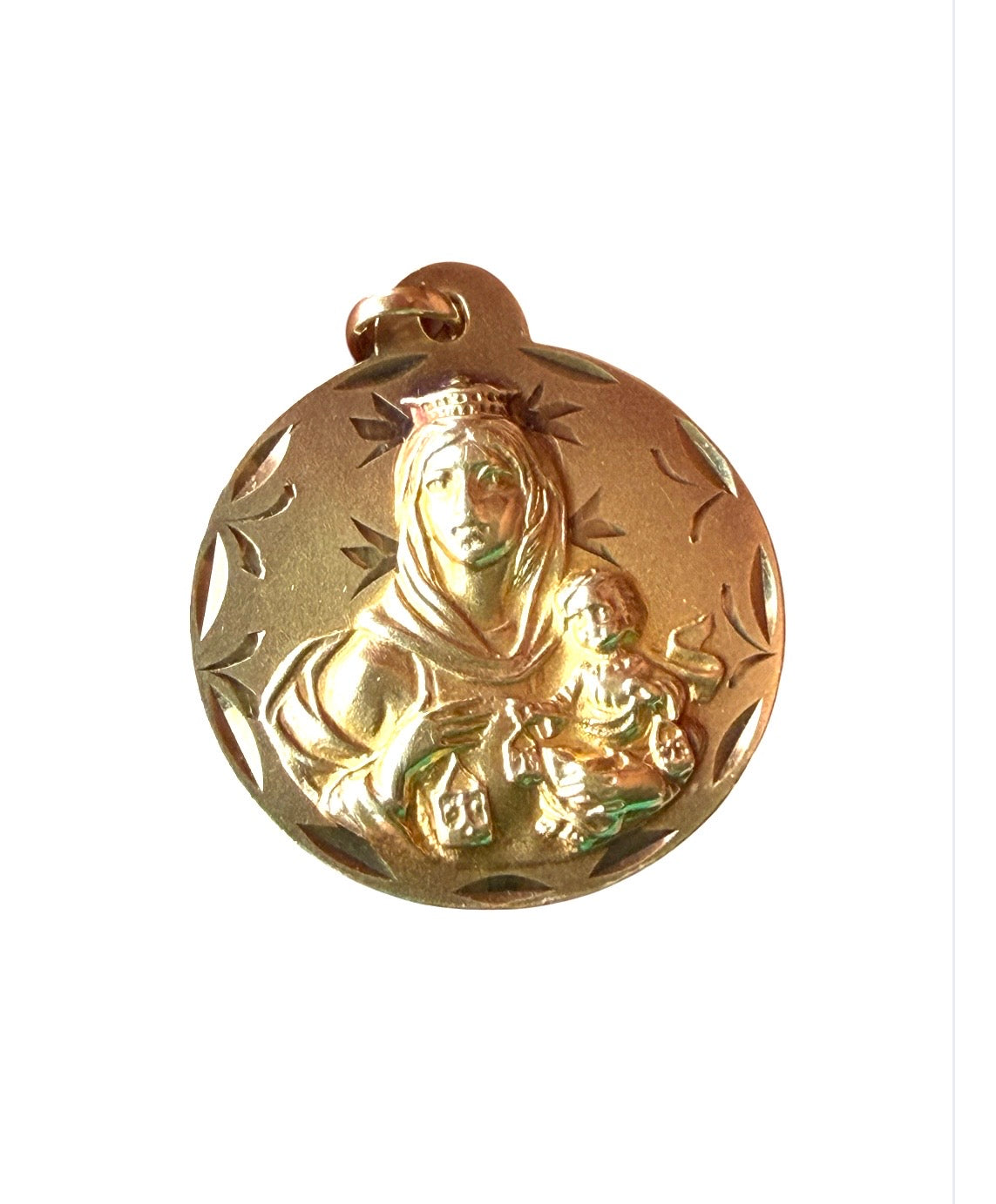 9ct vintage Mary and Jesus large  religious pendant, 4.11g
