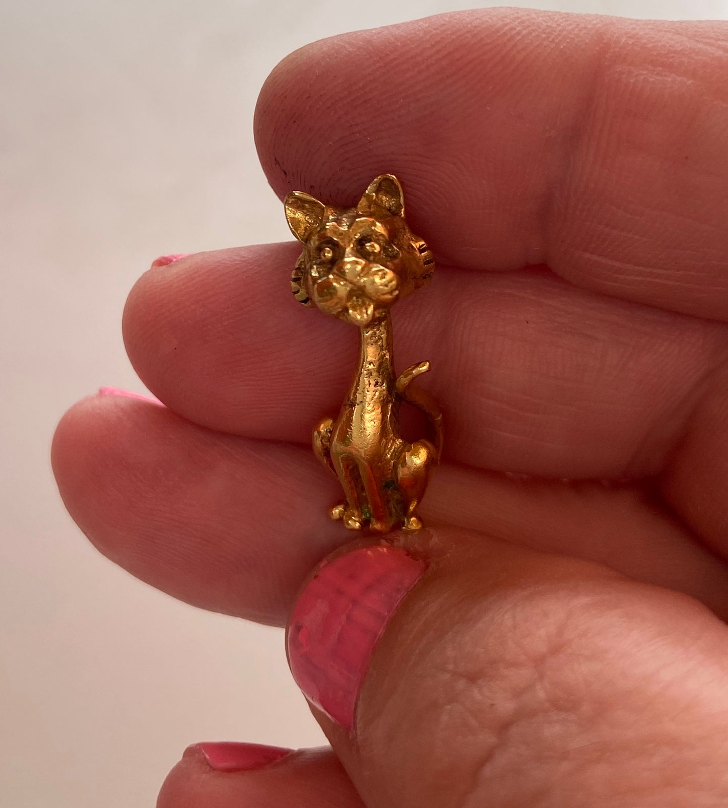 9ct vintage cat charm circa 1970 6.1g