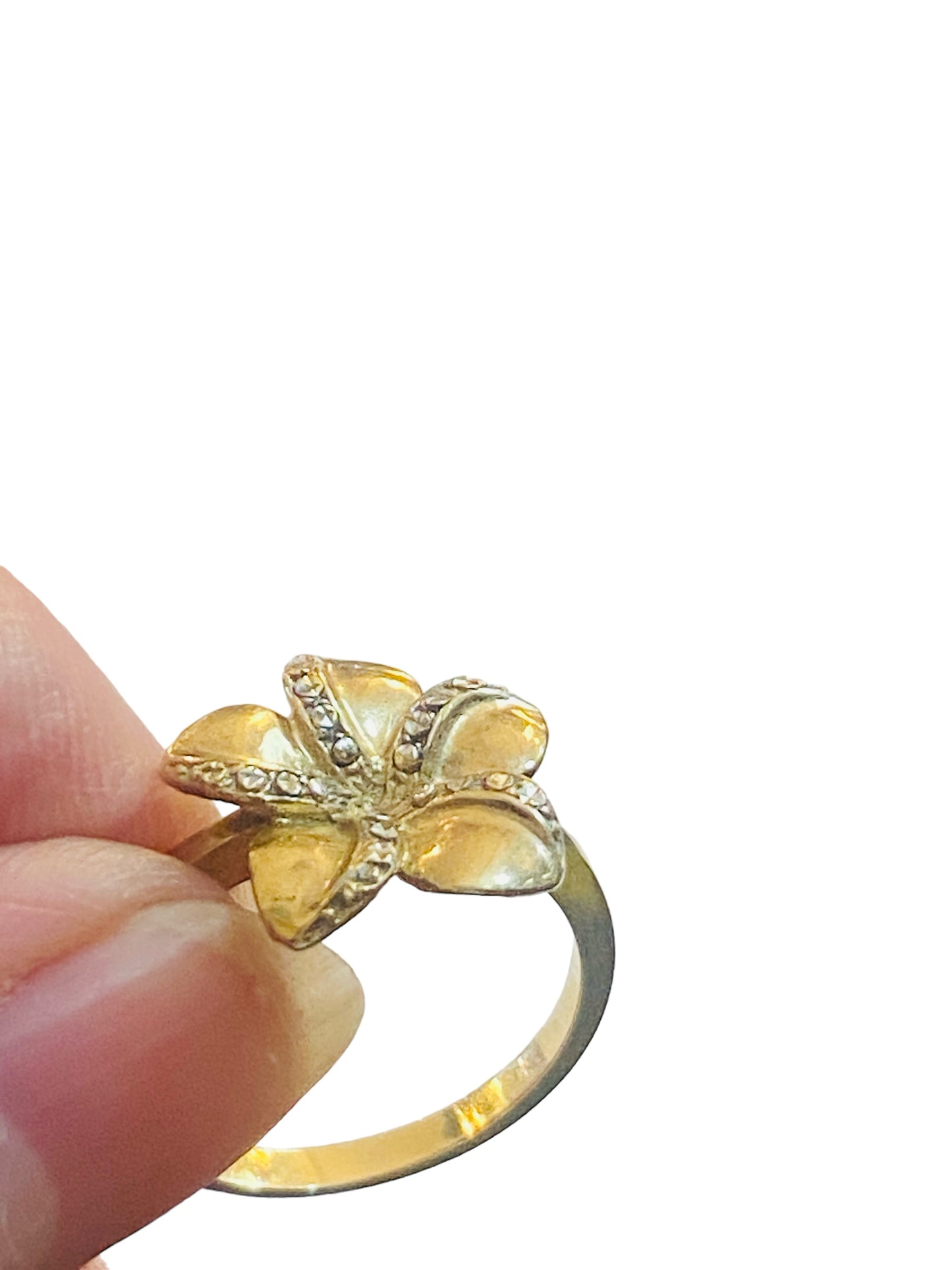 9ct vintage / pre owned flower style ring size O