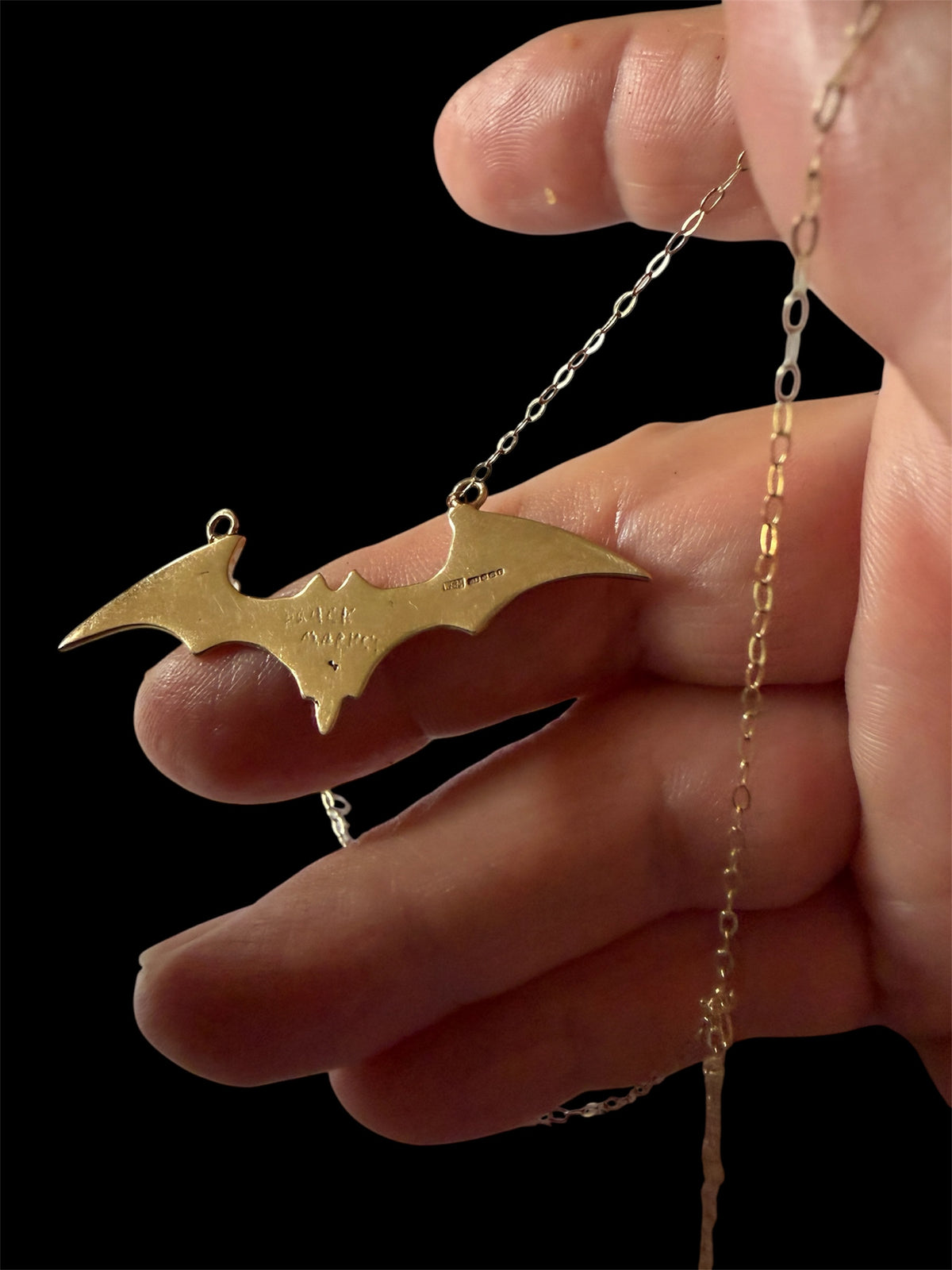 9ct pre owned bat necklace circa 2017 4.22g