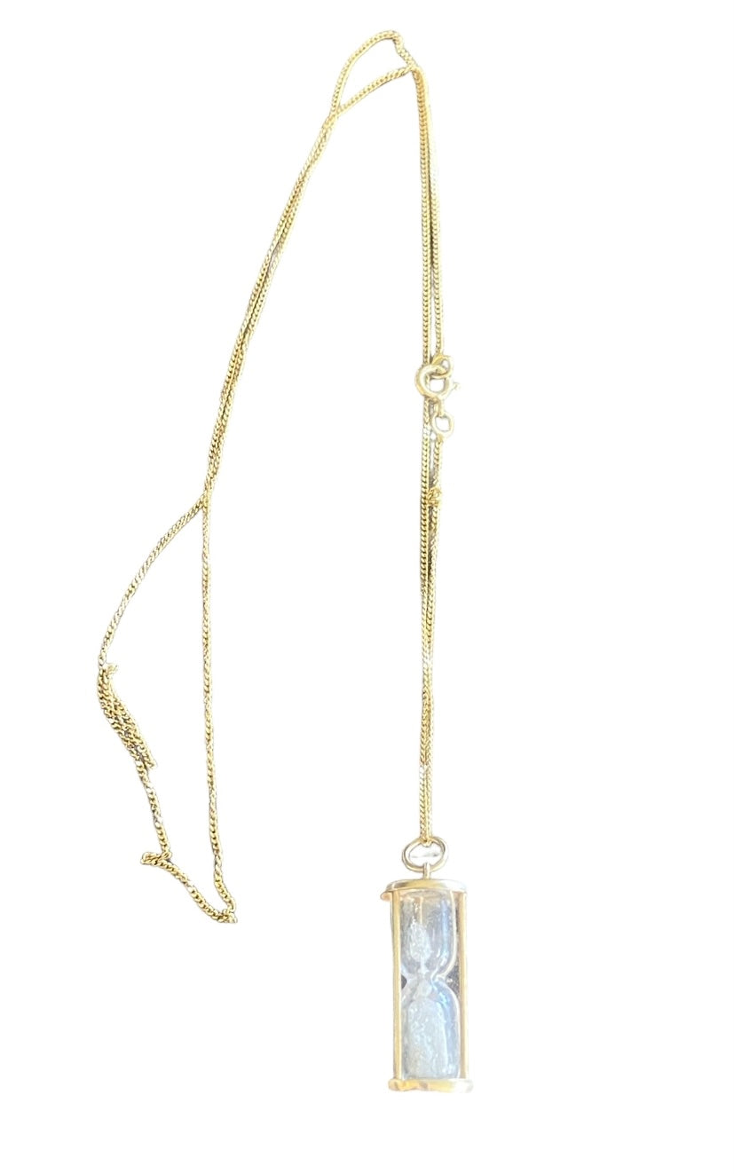 9ct vintage hour glass with diamond dust and chain