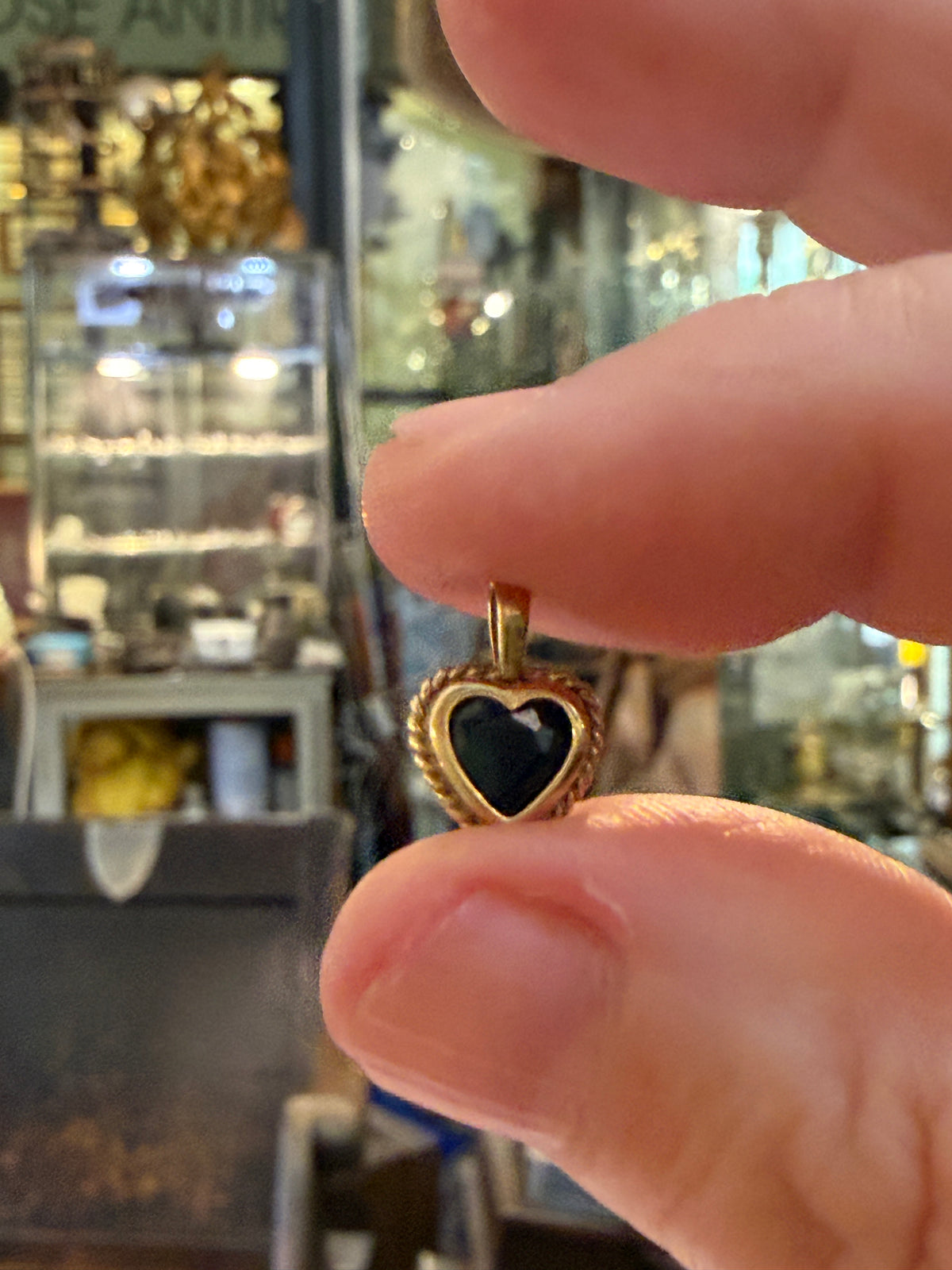 9ct vintage sapphire heart charm / pendant 0.61g