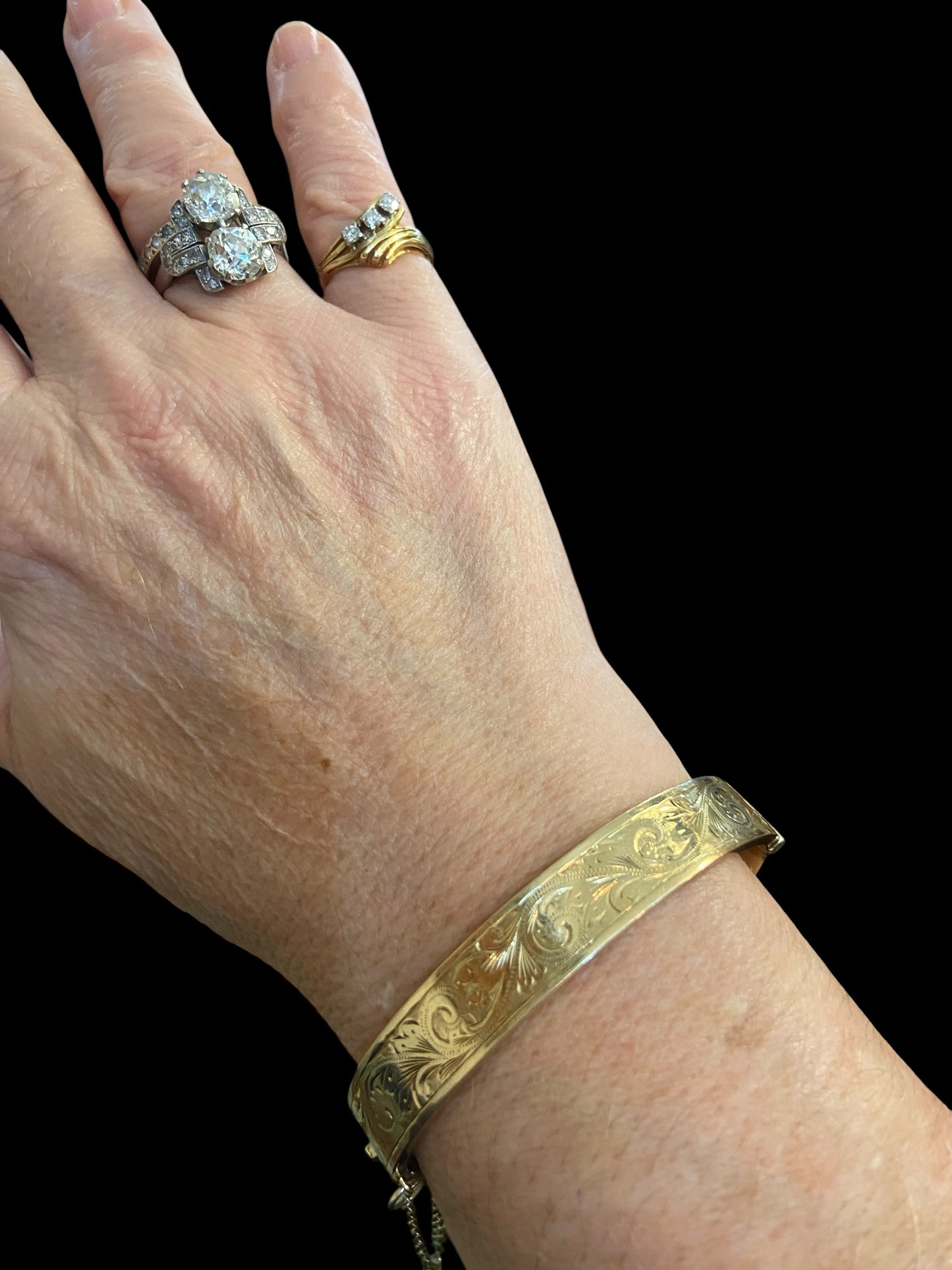 9ct vintage ornate bangle 16.1g