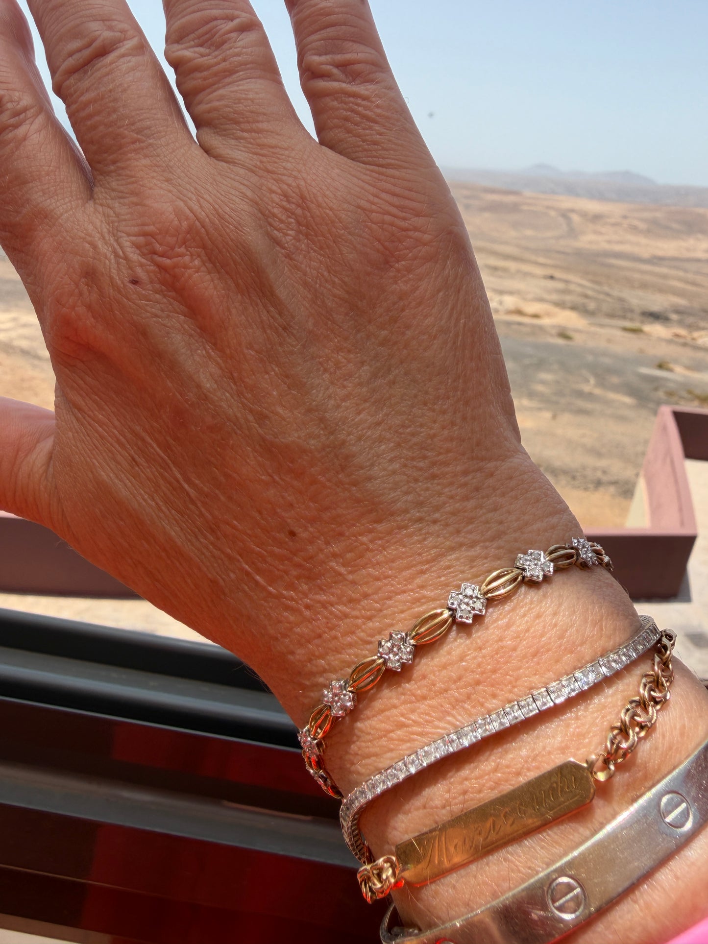 9ct vintage pre owned diamond bracelet 7 inche (18cm) 4.90g
