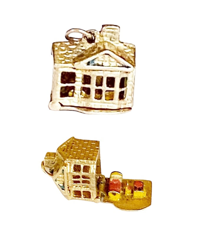 9ct opening cottage/ house charm circa 1954