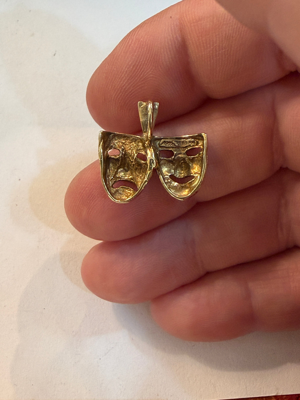 9ct vintage comedy and tragedy mask charm / pendant circa 1989 Birmingham 1.9g