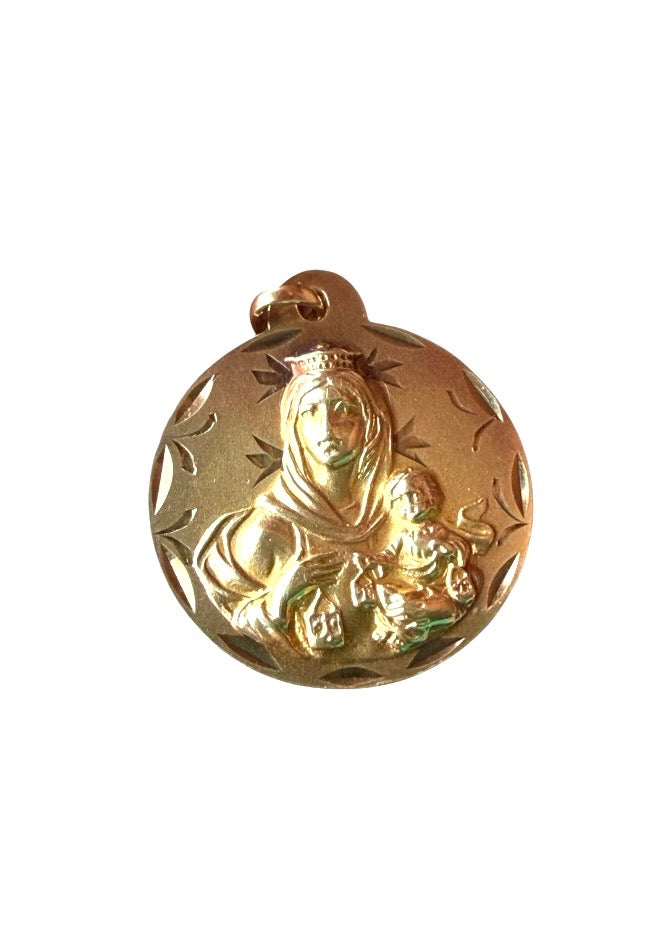 9ct vintage Mary and Jesus large  religious pendant, 4.11g