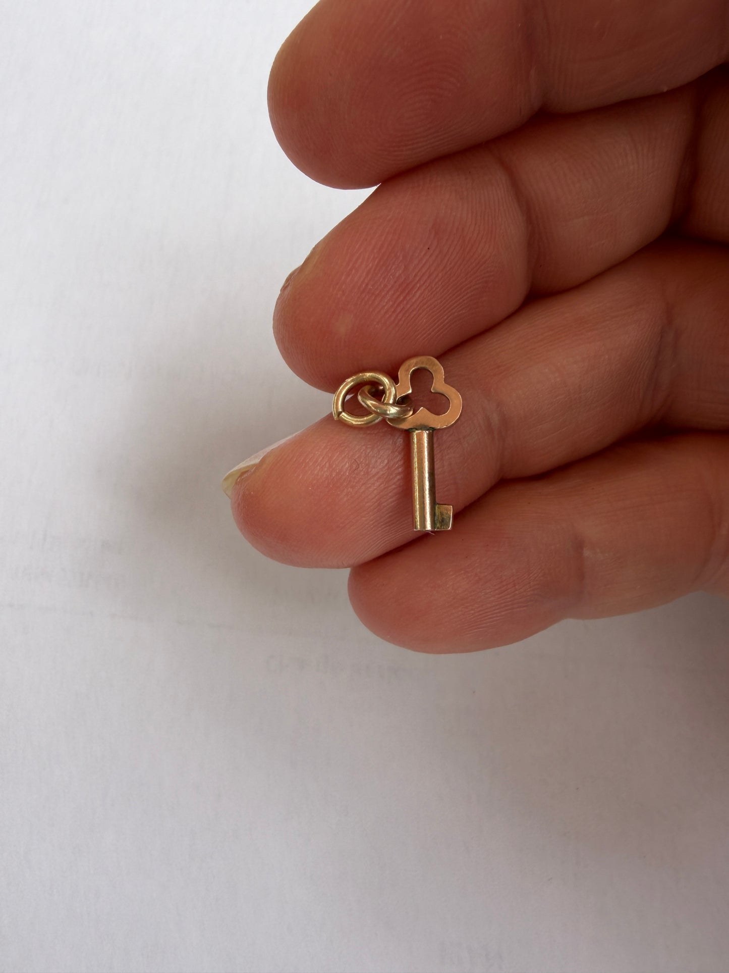 9ct vintage key charm TINY !!!!! rose gold 0.59g