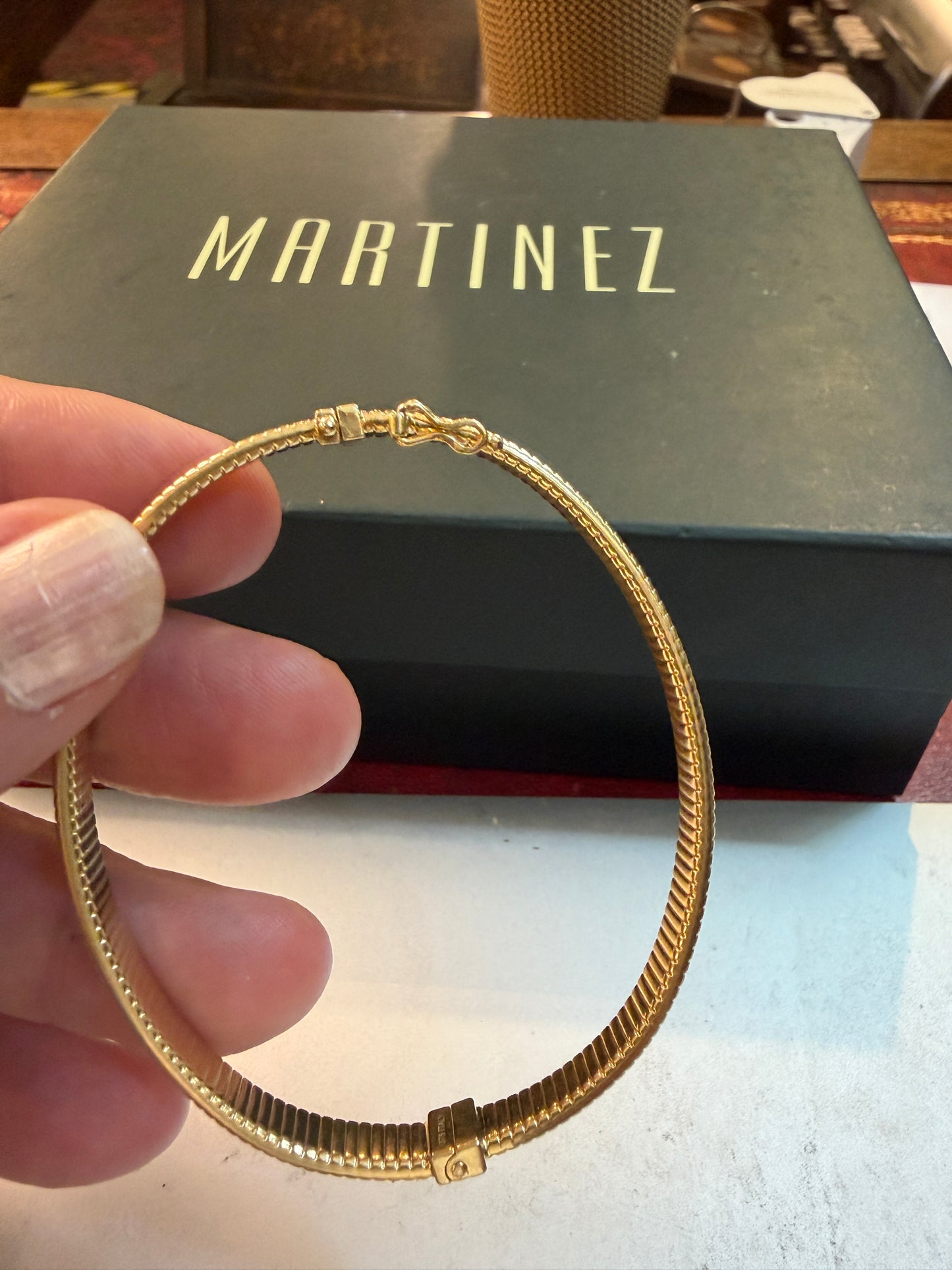 9ct vintage / preowned bangle 5.4g unisex jewellery