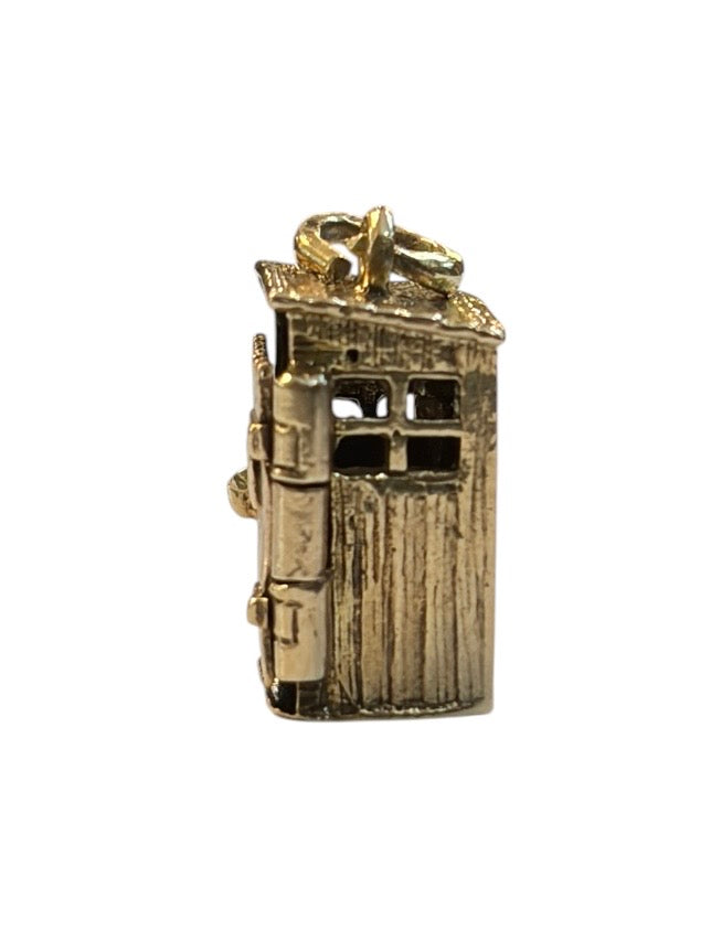 9ct vintage outdoor toilet W.C charm circa 1967 signed chim. 4.17g