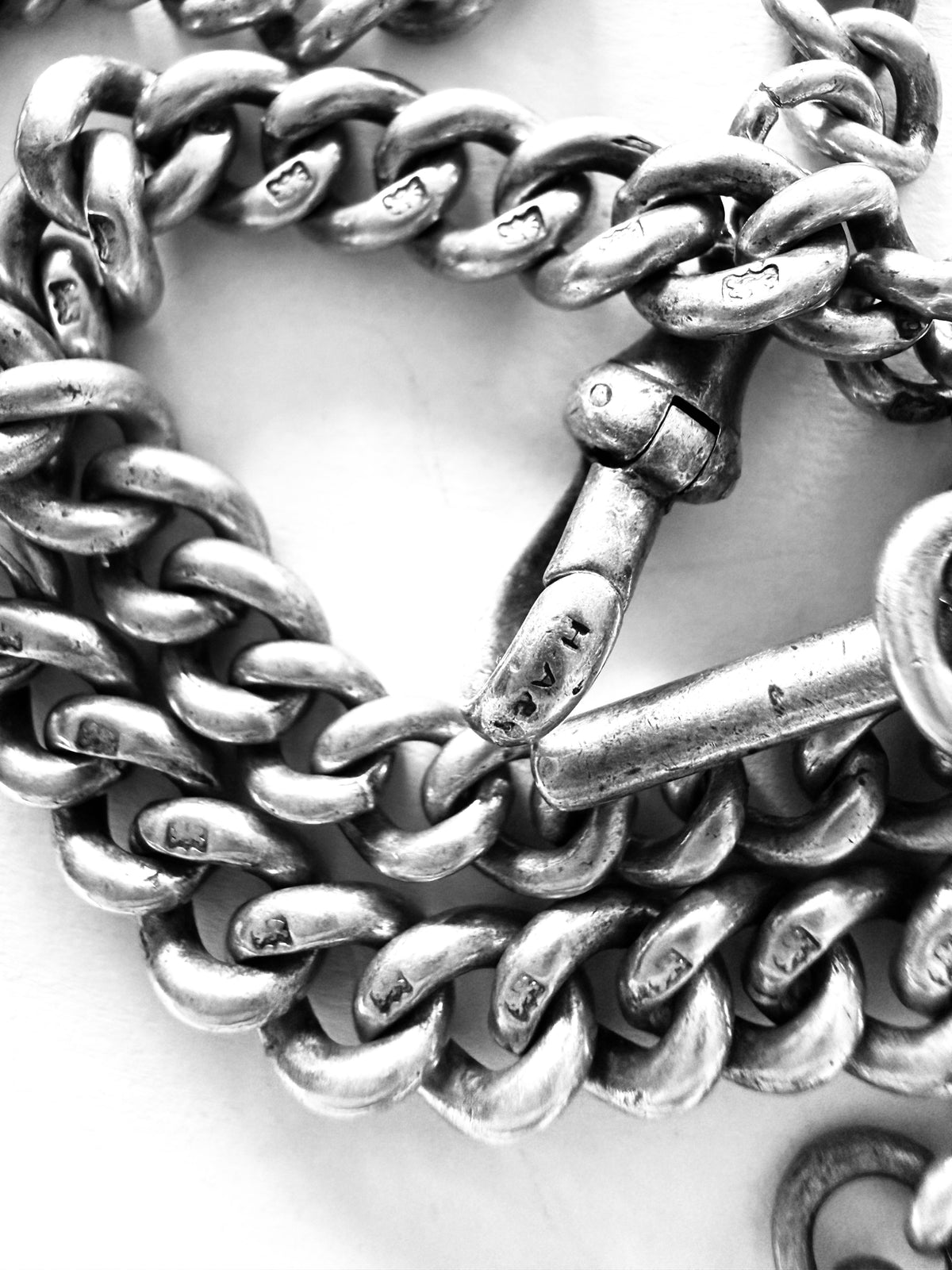 Antique Albert chain circa 1900 19 inches long, 64.3g