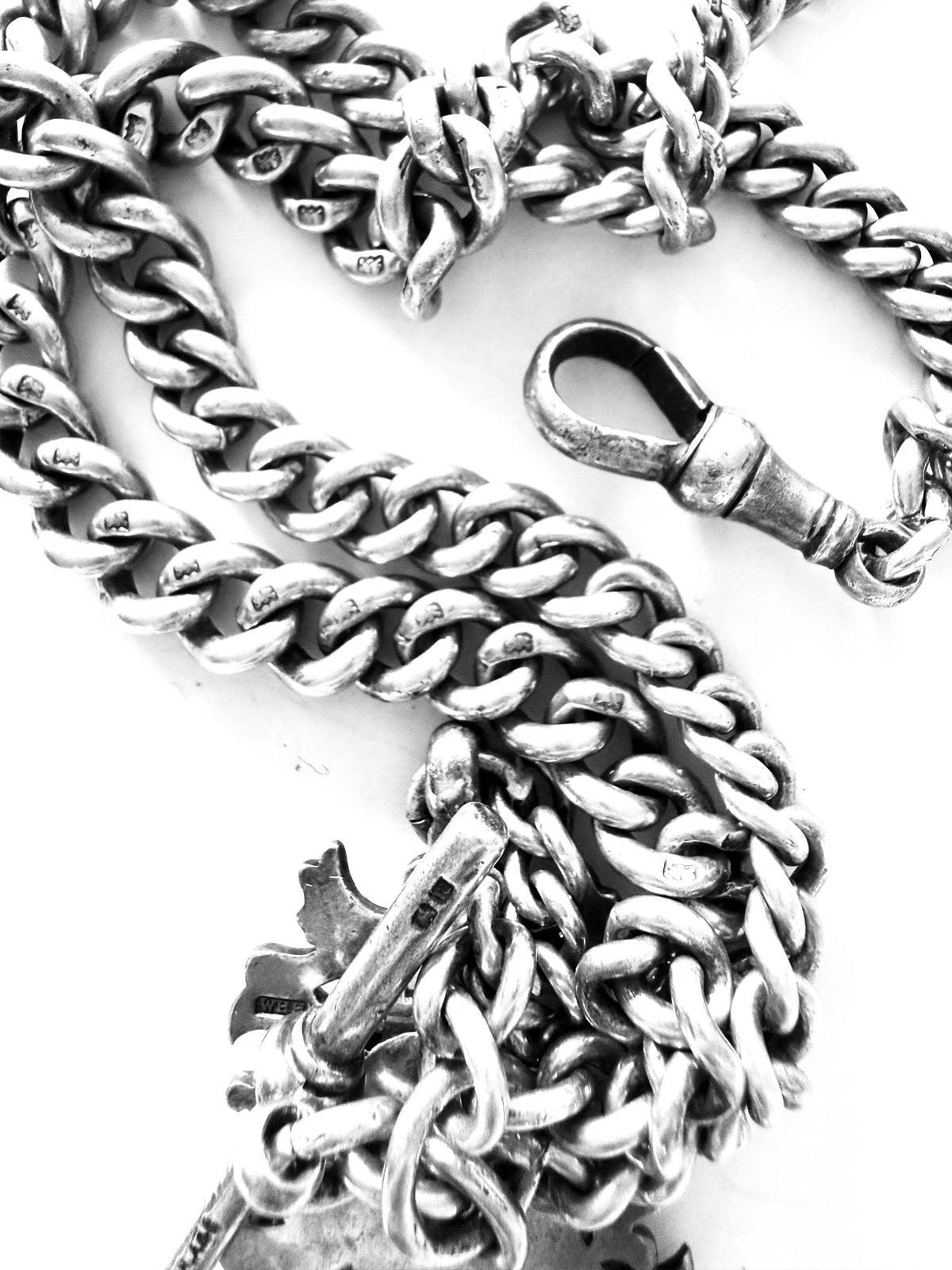 Antique Albert chain circa 1900 19 inches long, 64.3g