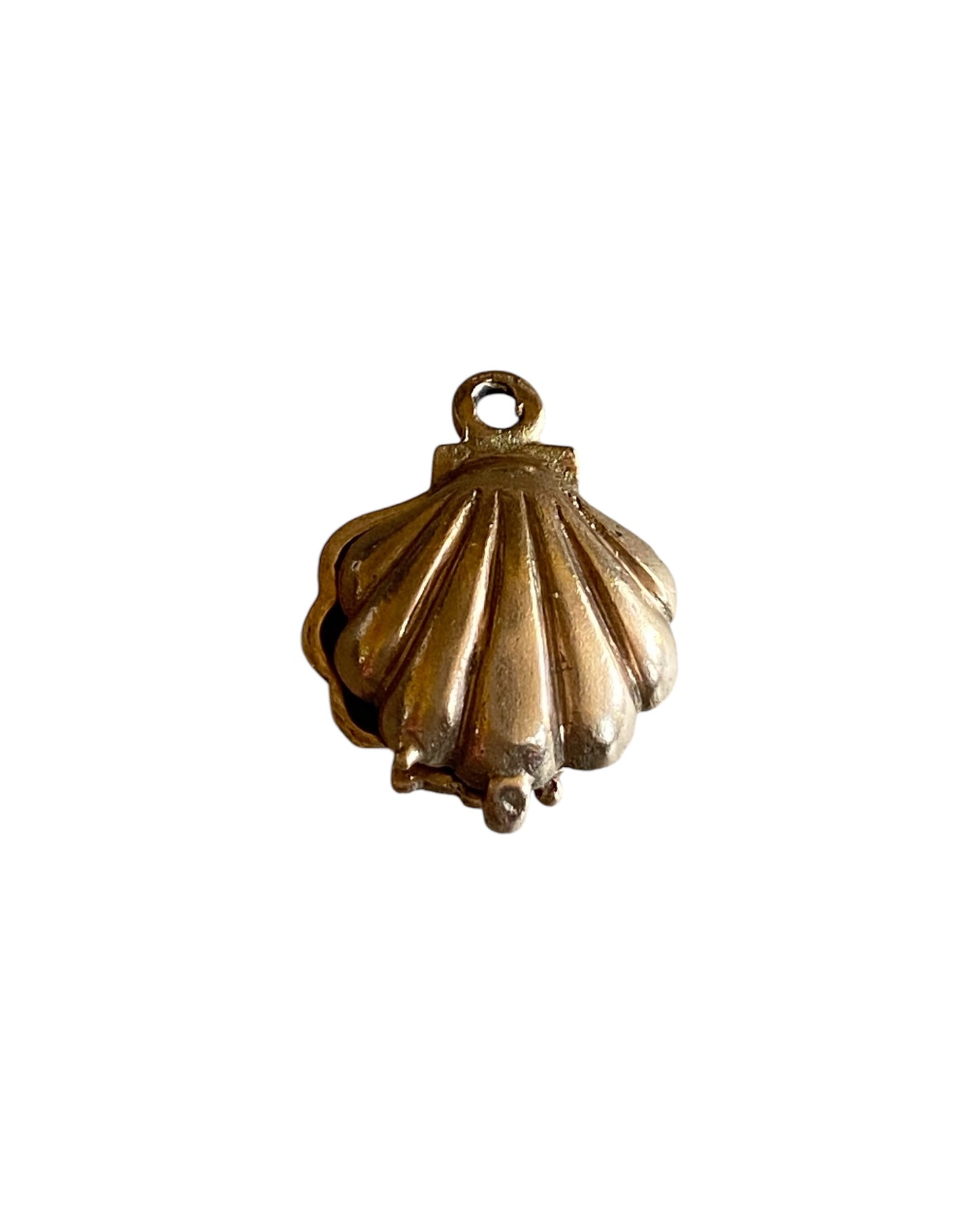 9ct vintage opening oyster shell charm