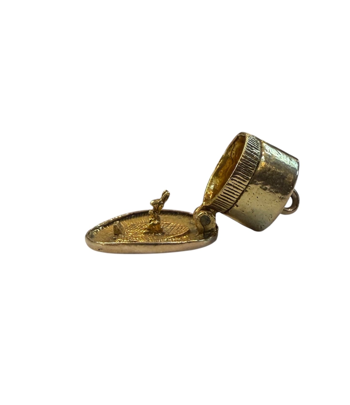 9ct vintage rabbit in a hat charm, circa 1962 4.3g