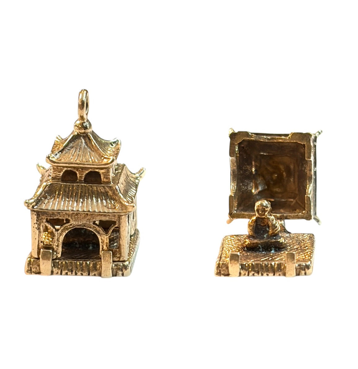 9ct vintage buddist temple charm with buddha inside 4.10g