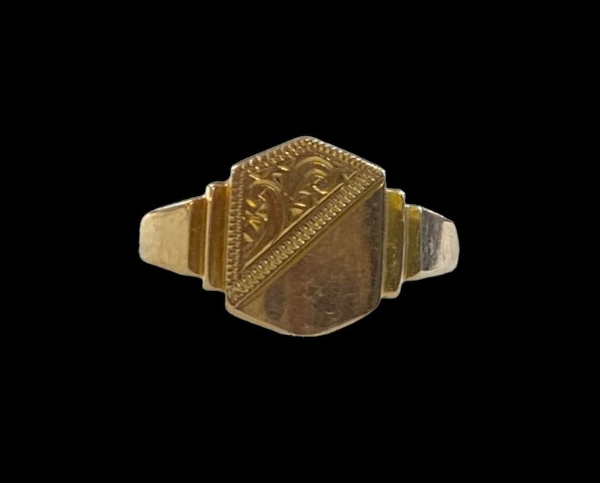 9ct vintage signet ring size O circa 1959