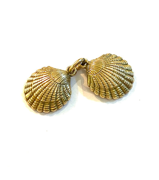 9ct 375 vintage gold shell charm circa 1957