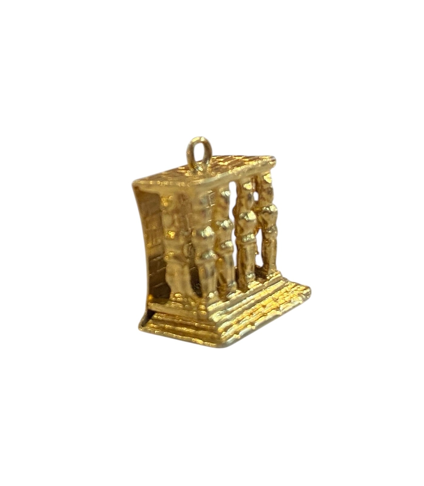 18ct 750 parthenon charm / pendant . 2.9g