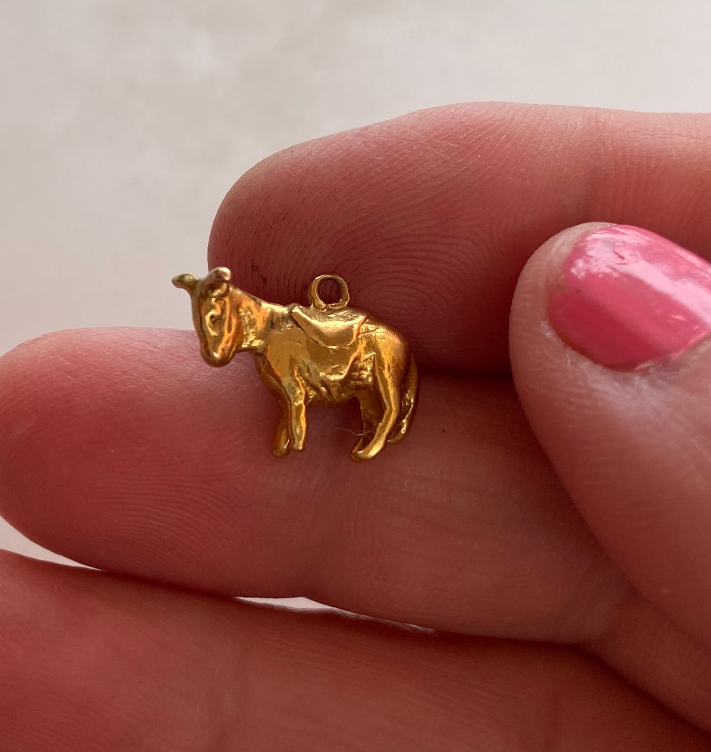 9ct vintage small donkey charm circa 1960s. solid 2.0g