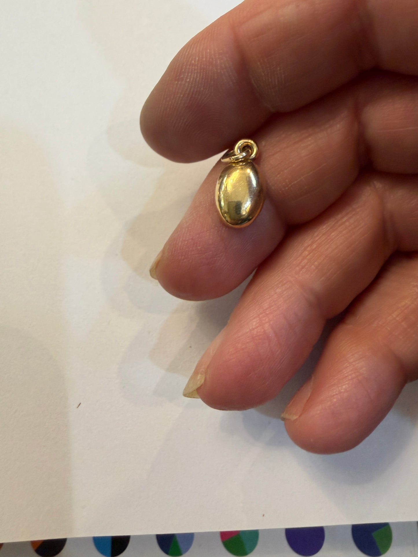 9ct pre owned coffee bean charm - pendant. hollow