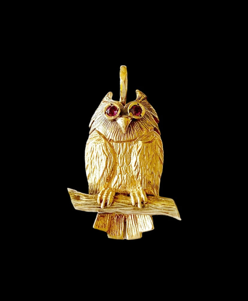 9ct vintage owl pendant with ruby eyes circa 1986