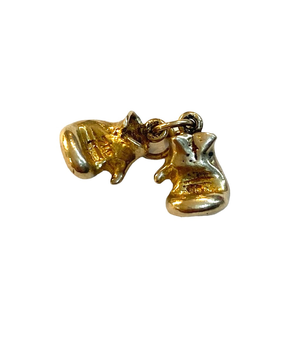 9ct vintage gold boxing gloves