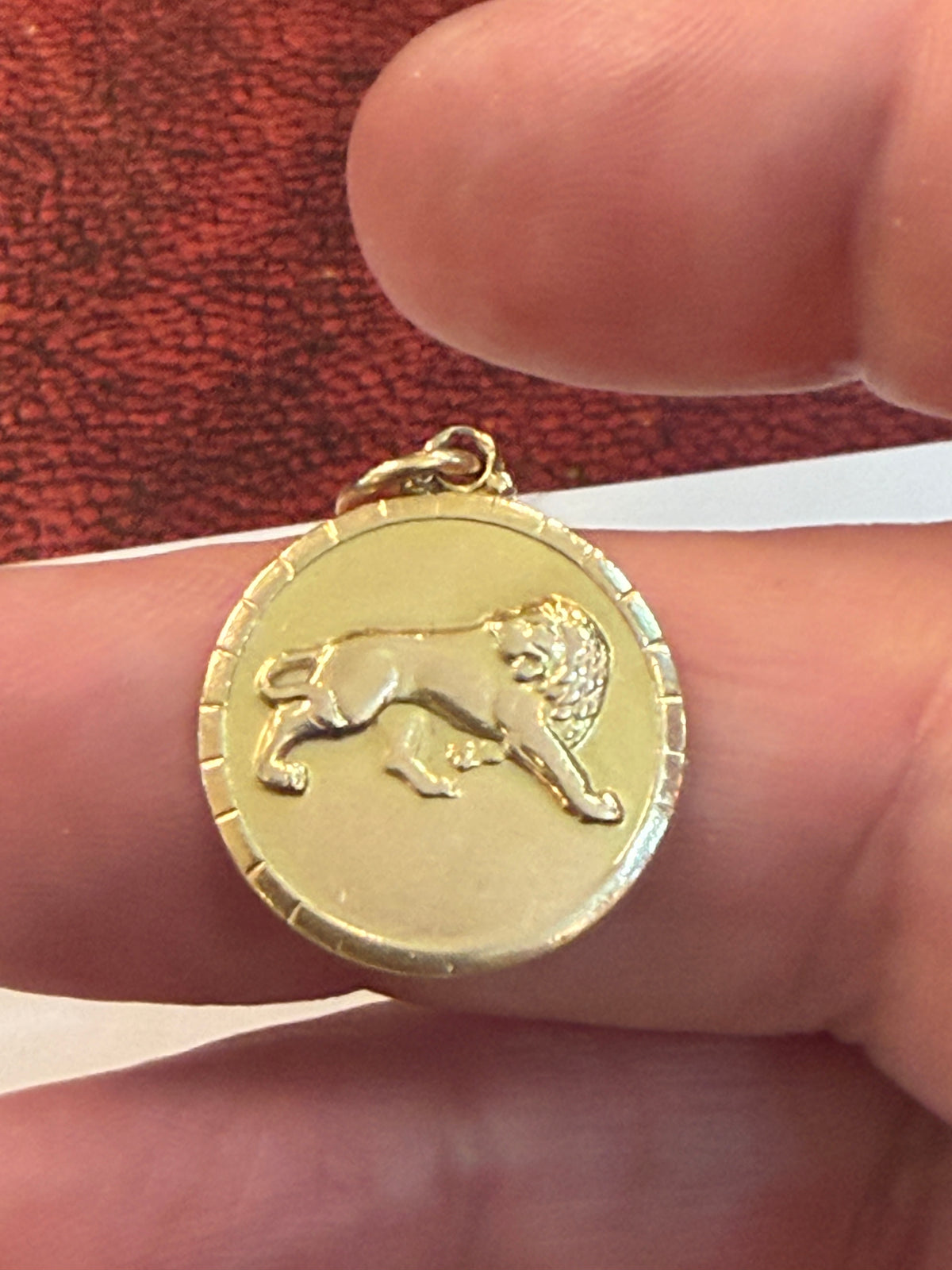 9ct vintage leo lion charm / pendant 3.0g
