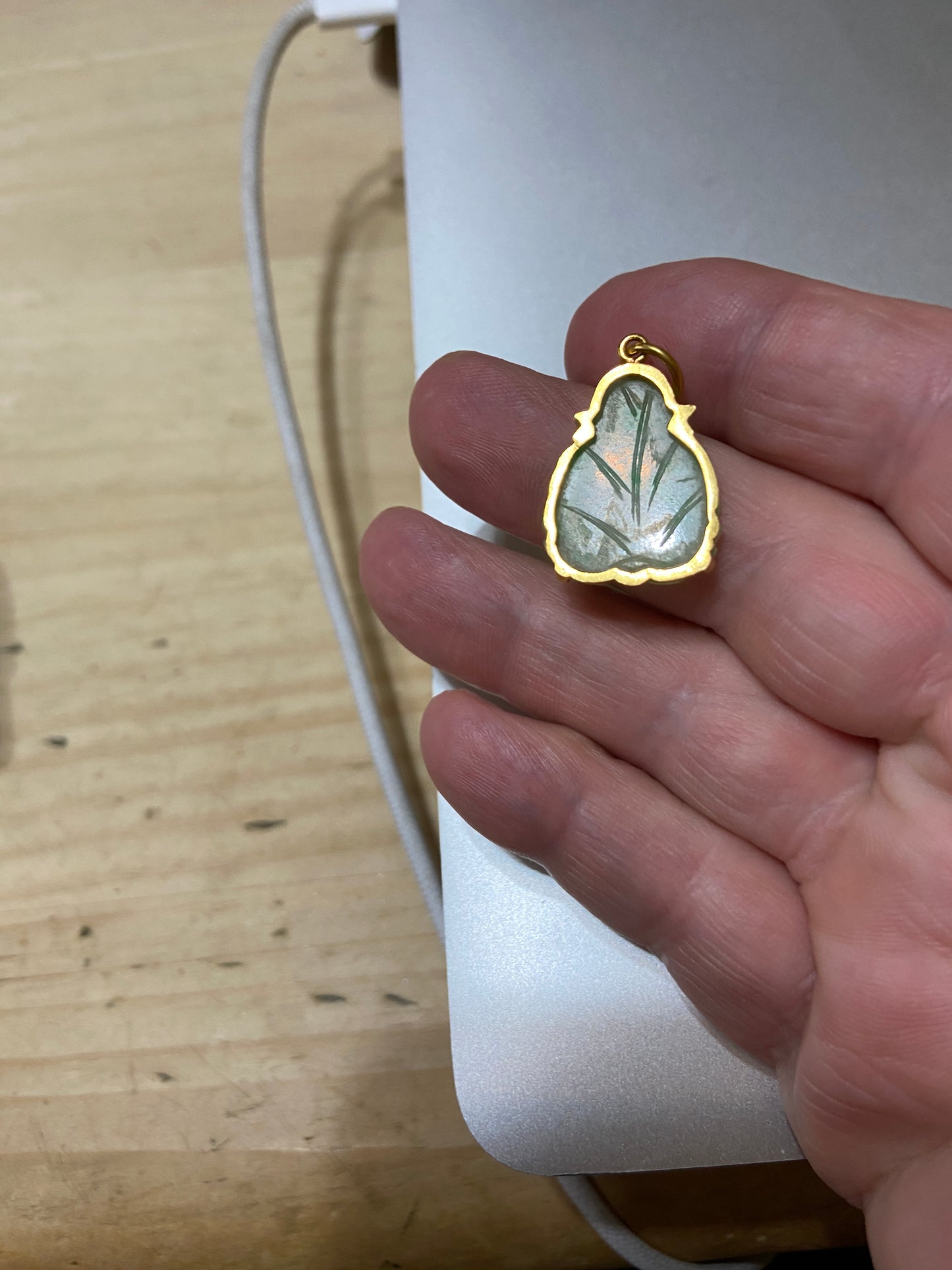 18ct jade sitting buddha charm / pendant