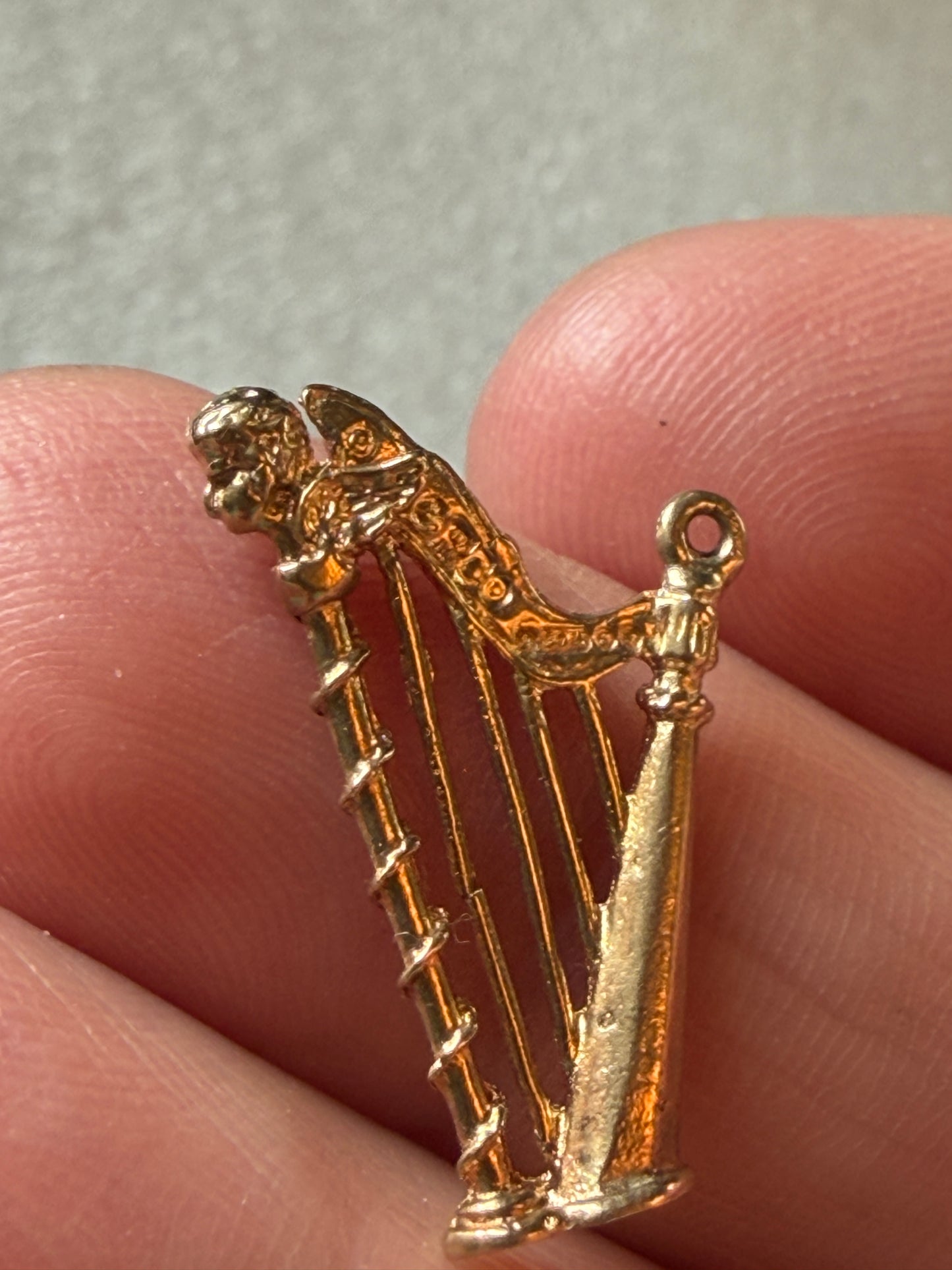 9ct vintage harp charm / pendant circa 1973 2.03g