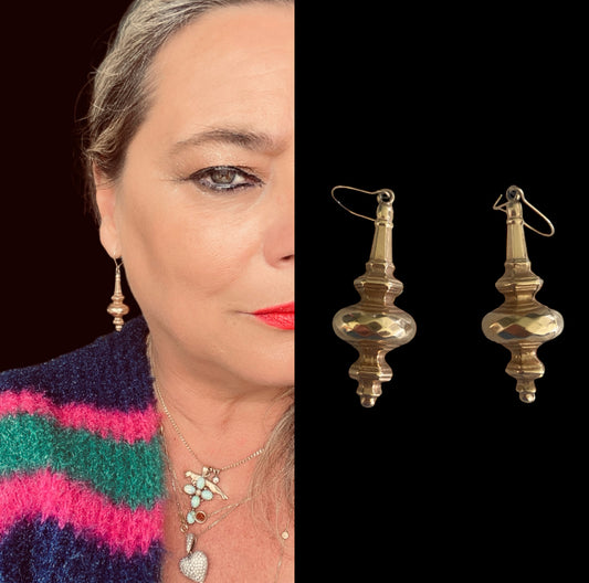 9ct vintage drop / dangle earrings. Hollow
