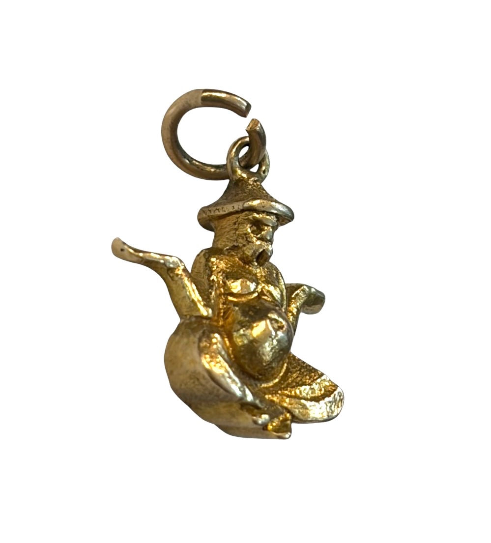 9ct vintage buddha charm in Mudra position, 2.4g 3D