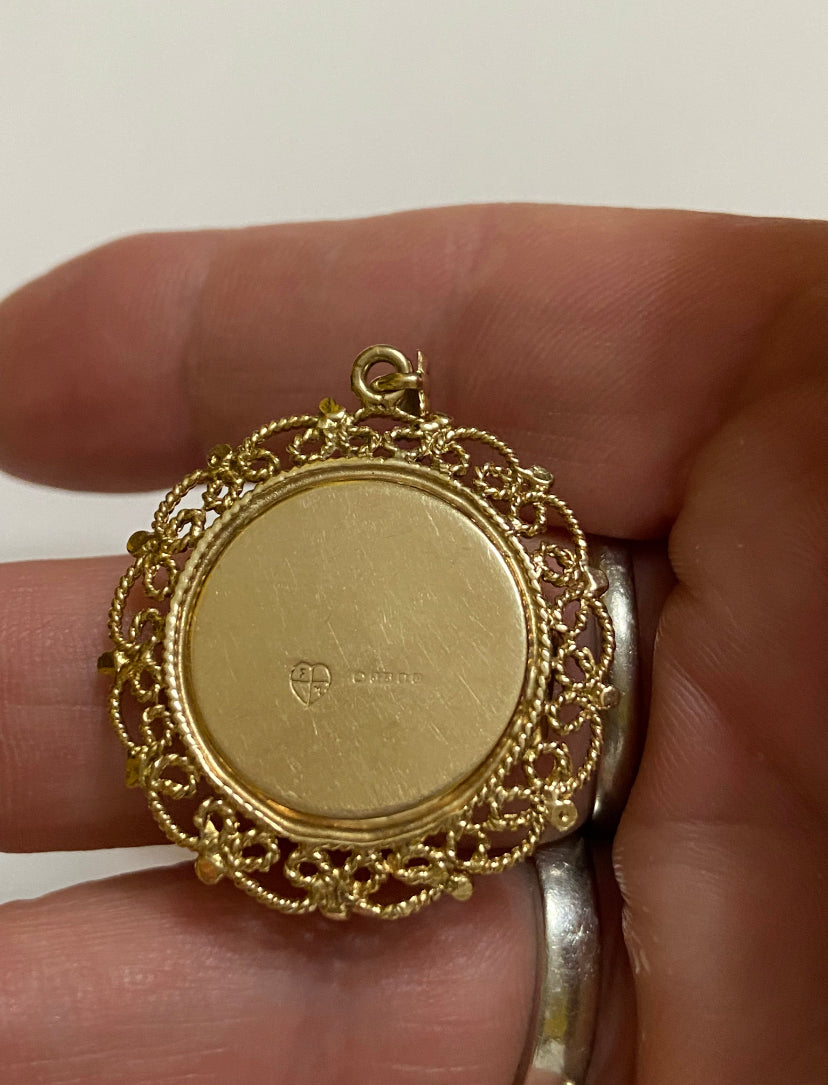 9ct vintage locket, unusual design circa 1977