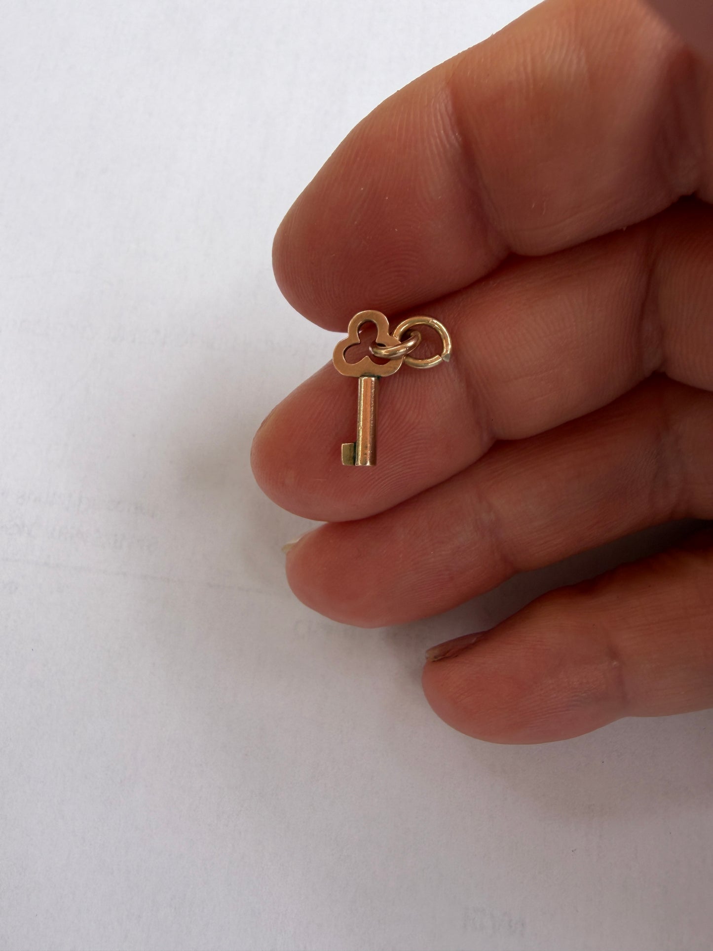 9ct vintage key charm TINY !!!!! rose gold 0.59g