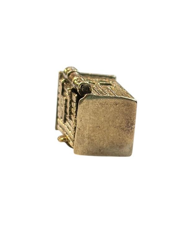 9ct vintage outdoor toilet W.C charm circa 1967 signed chim. 4.17g