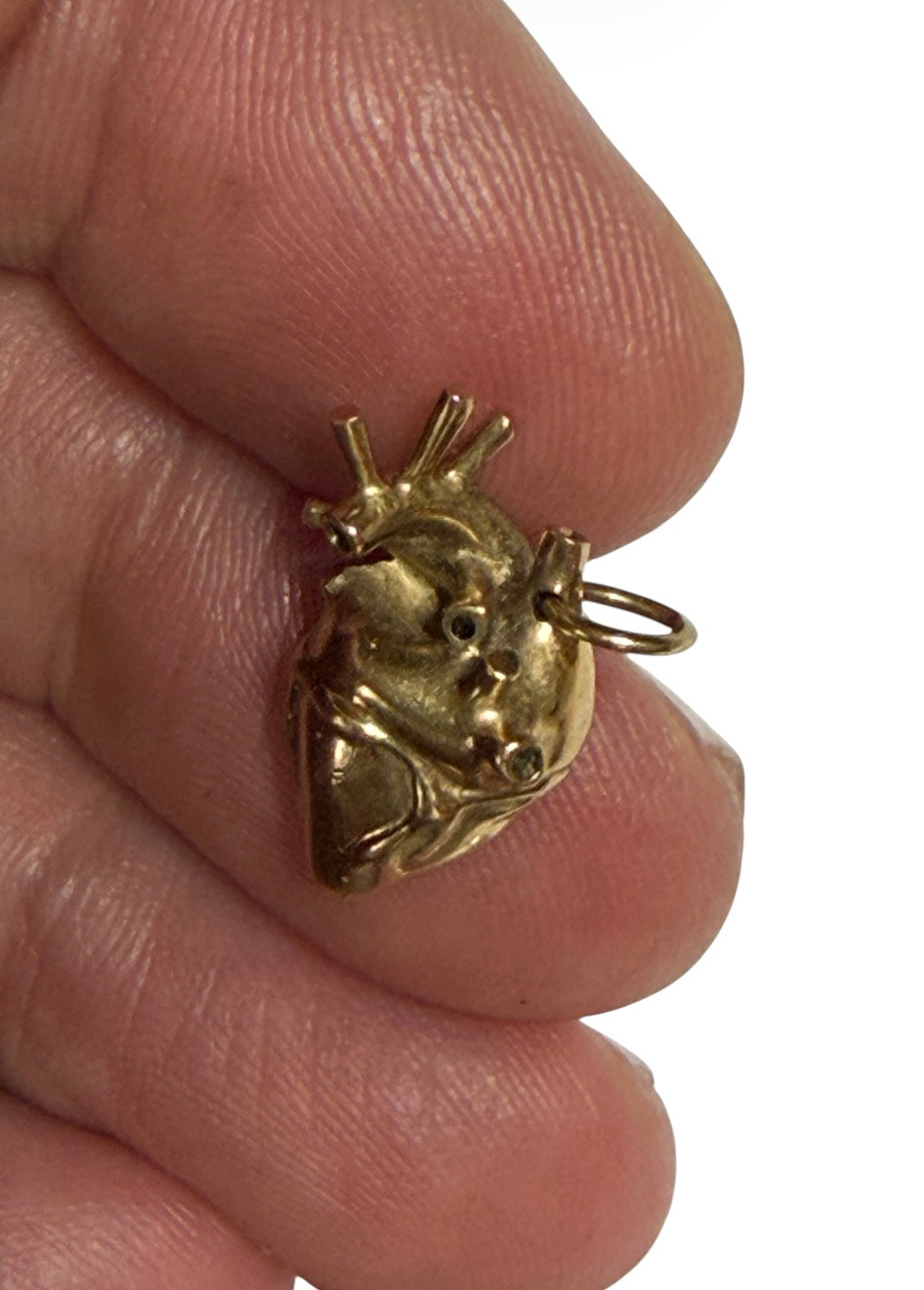 9ct preowned realistic heart charm / pendant 3.93g