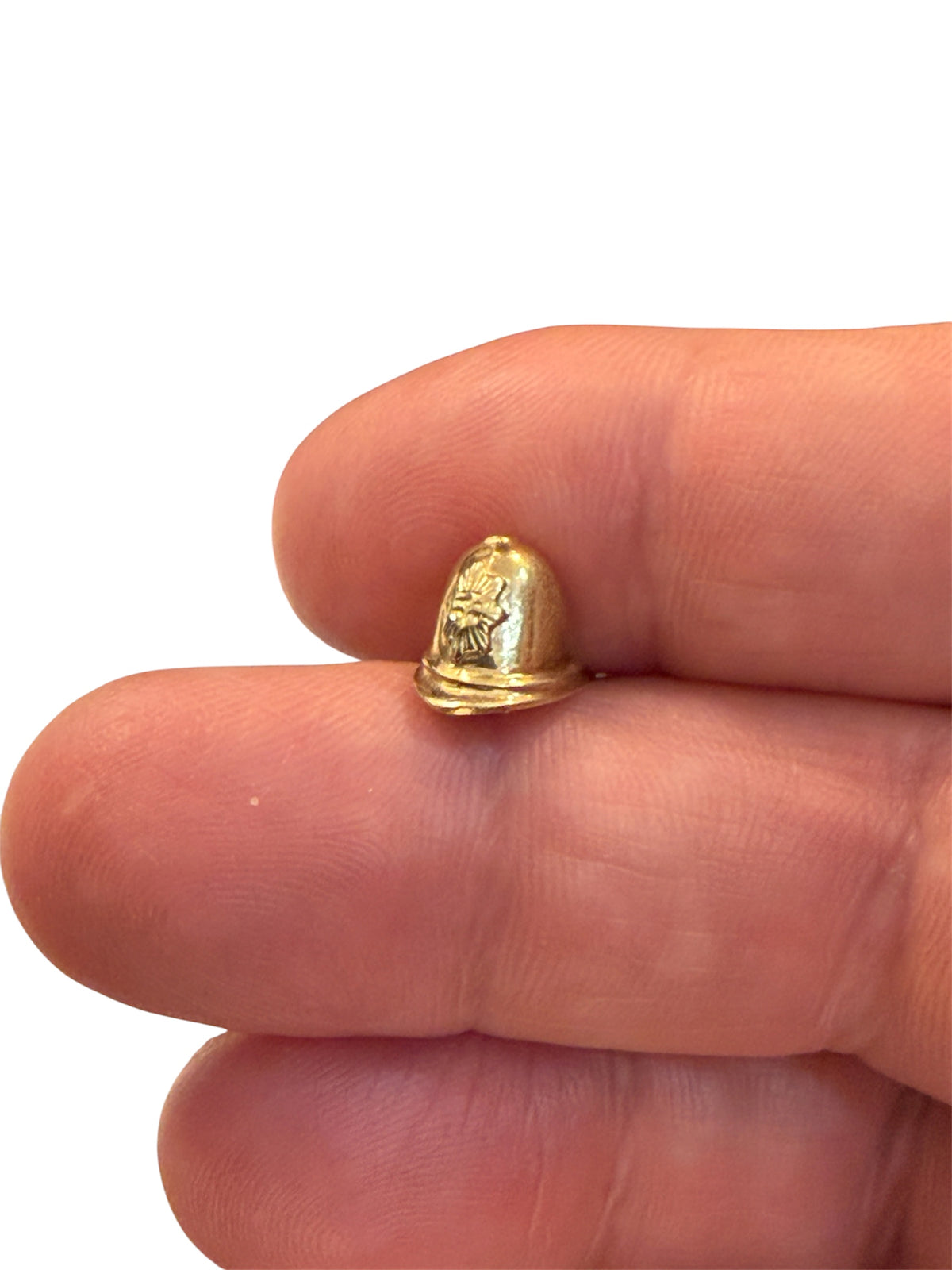 9ct vintage police helmet charm .0.8g very small