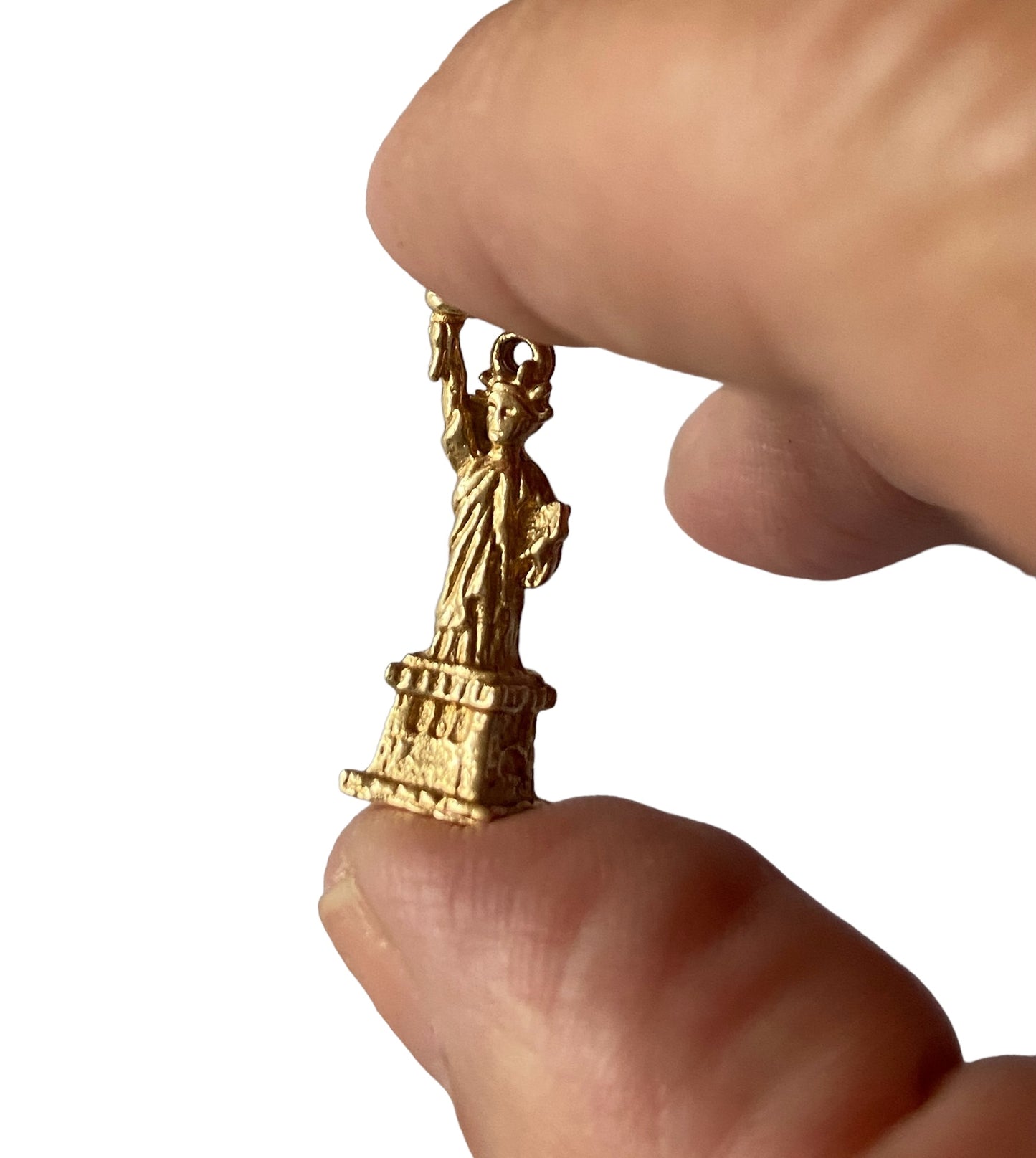 14ct vintage statue of liberty charm / pendant , yellow gold