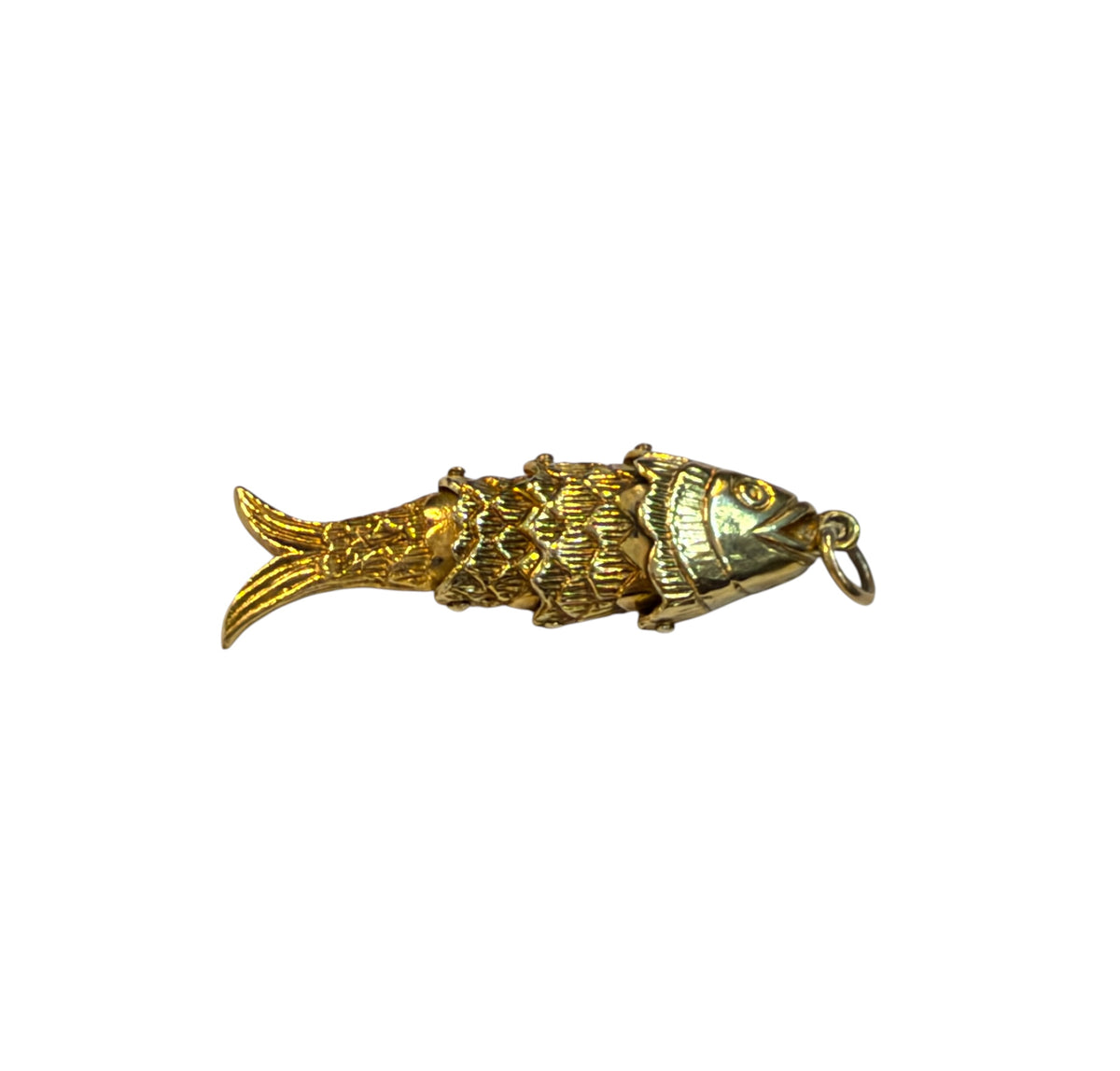 9ct vintage articulated fish charm circa 1968. 4.70g