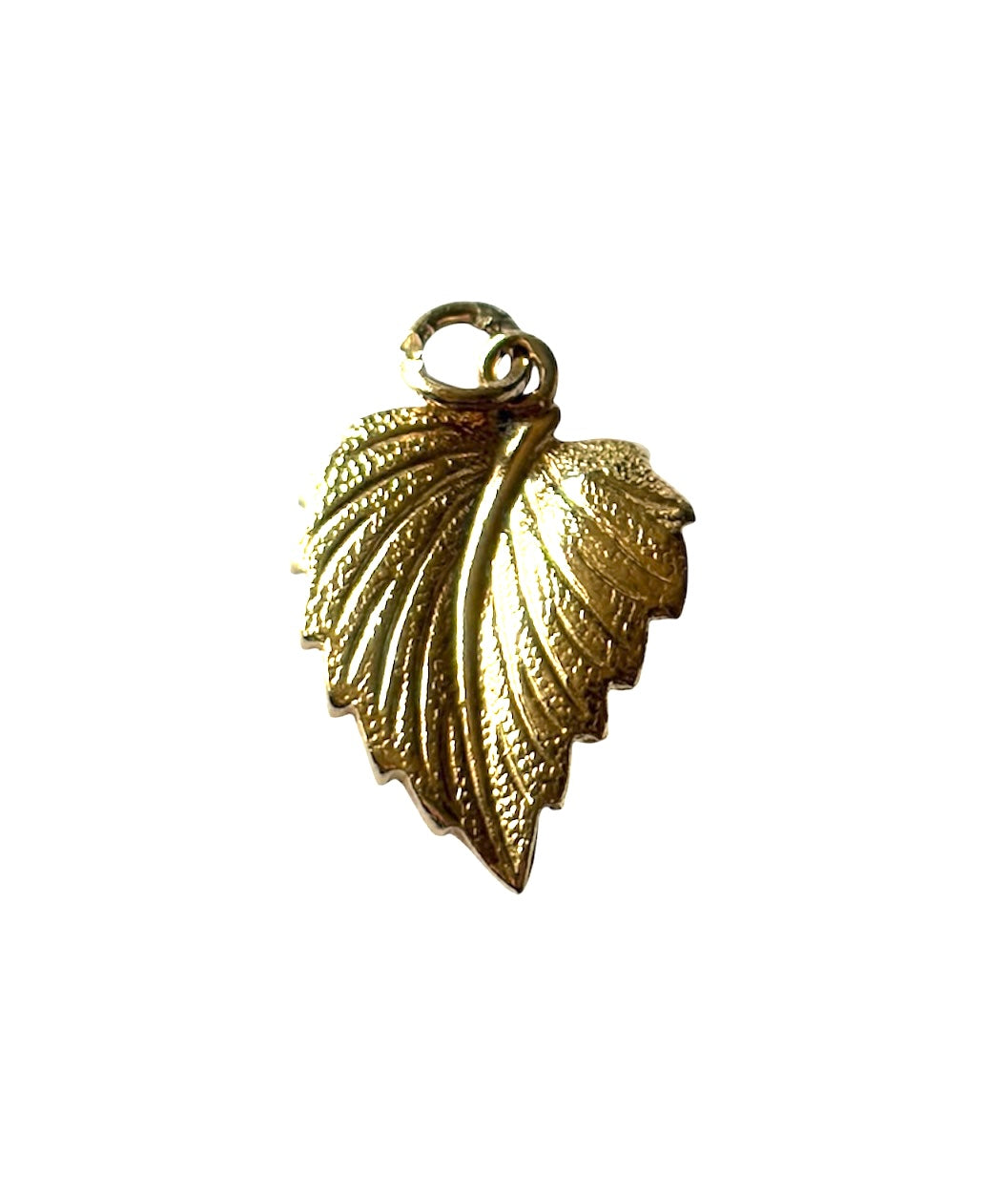 9ct vintage leaf charm / pendant circa 1989. 0.49g