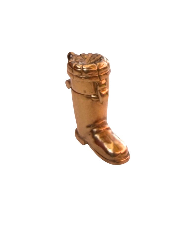 9ct vintage puss in botts charm. opening by ijld 3.98g