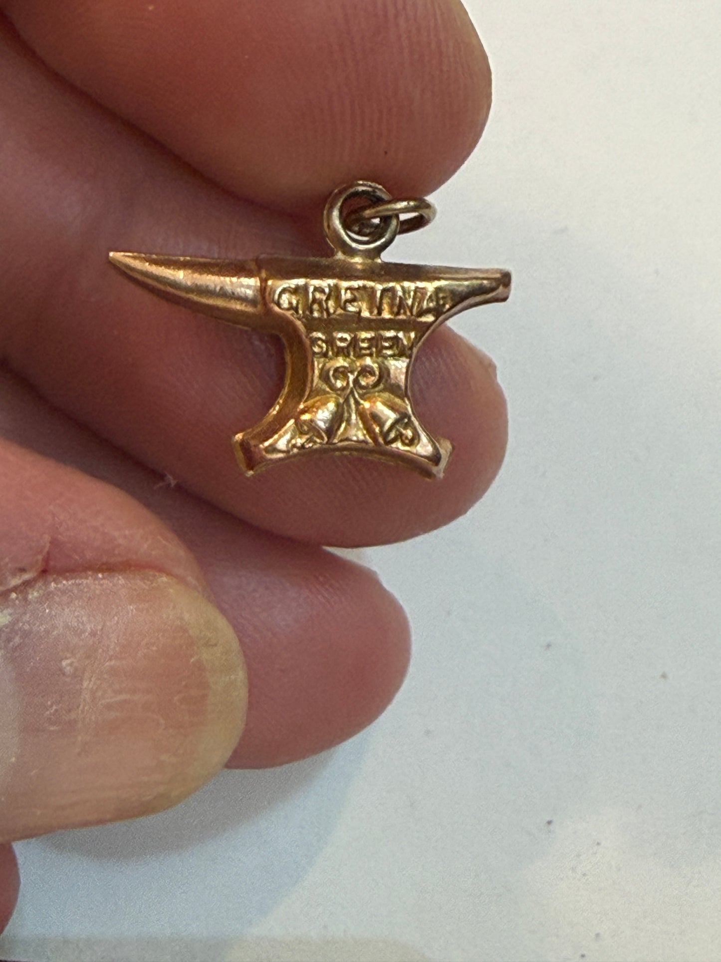9ct vintage greta green anvil charm  circa 1965 0.55g